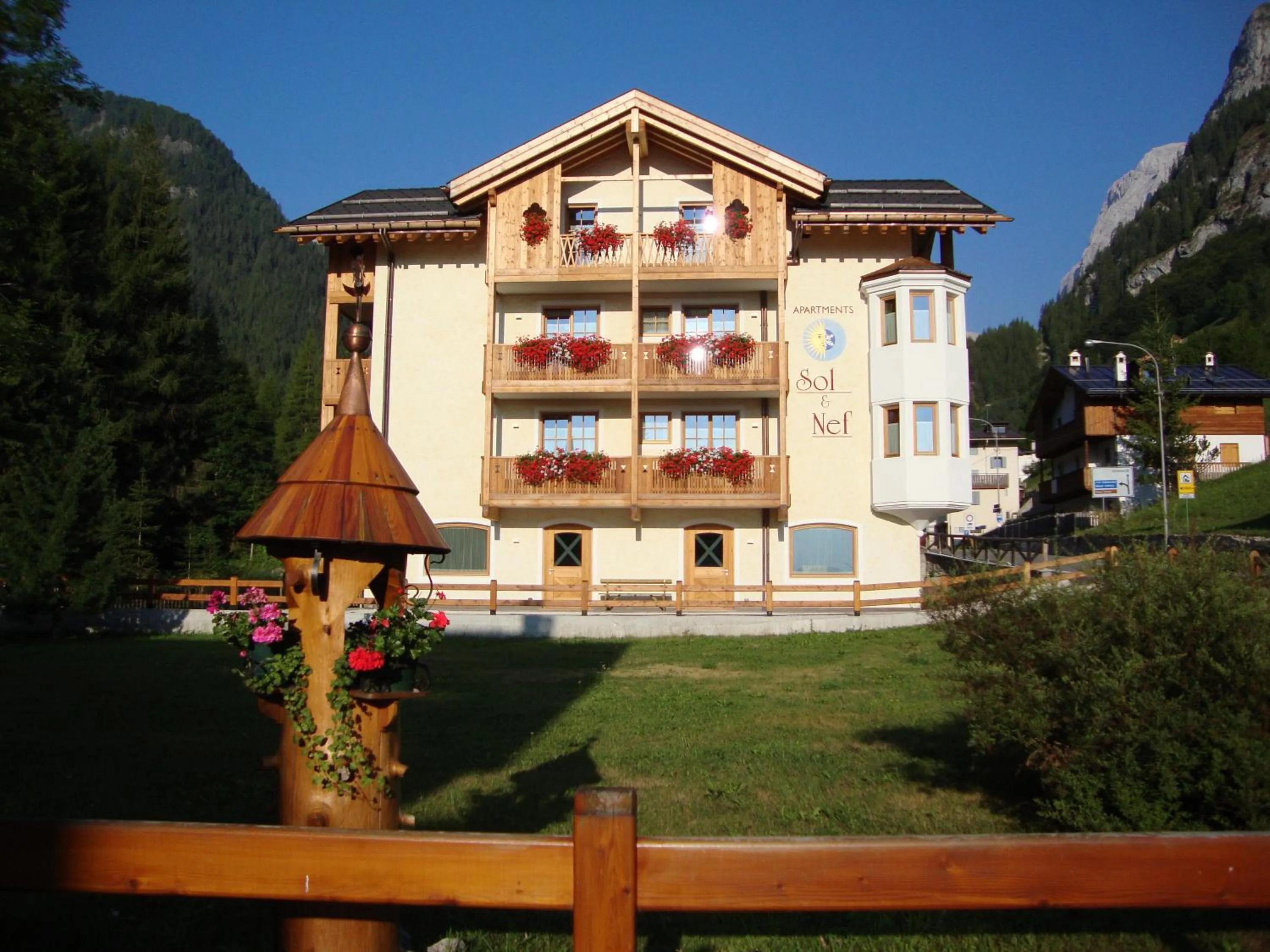 Facade/entrance in Apartments Sol E Nef