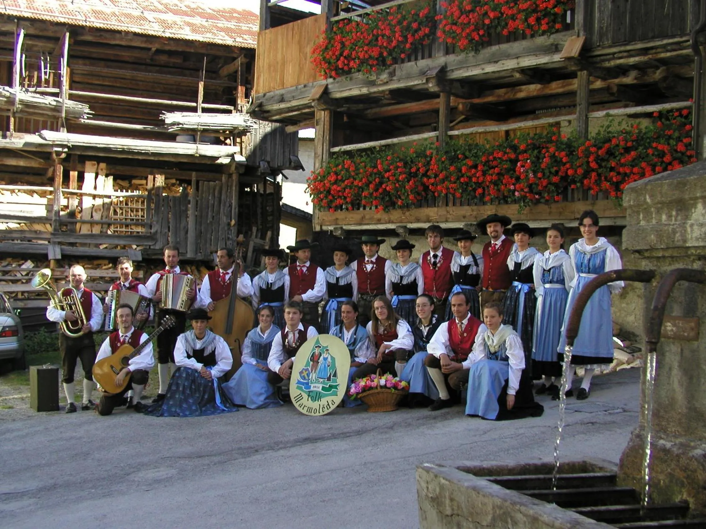 People in Apartments Sol E Nef