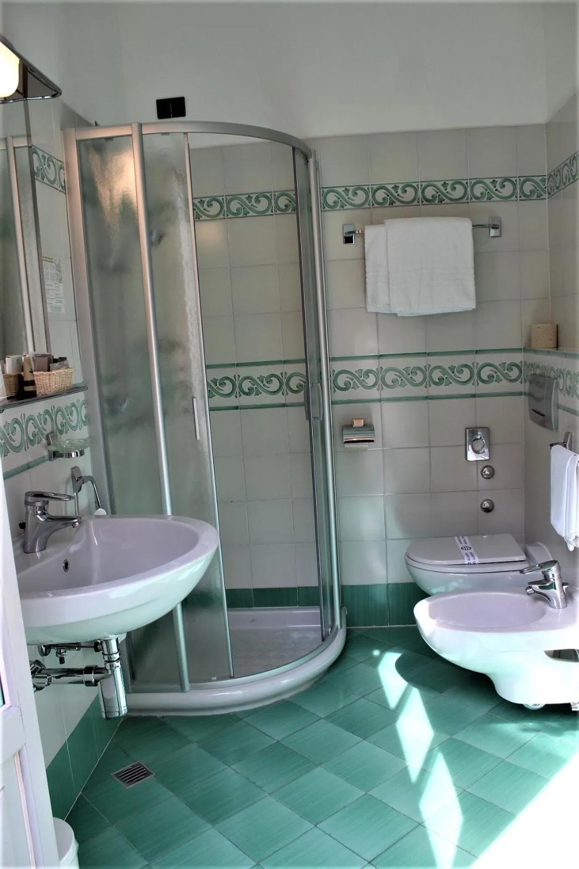 Shower in LVG Hotel Collection - Il Portico