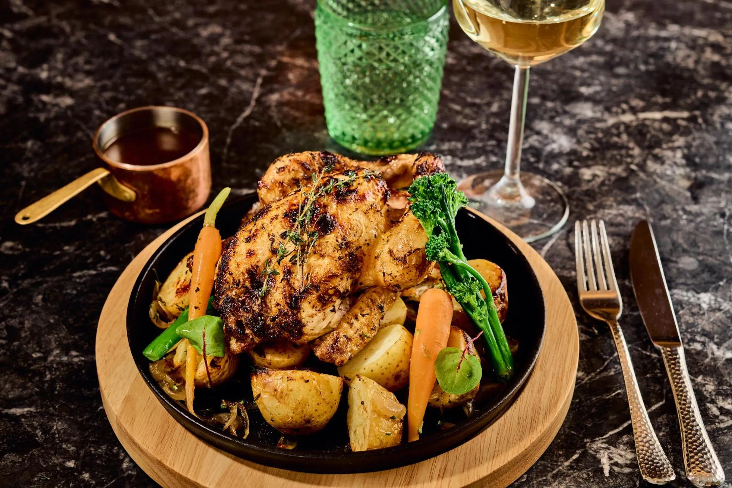 Restaurant/places to eat in Melia White House Hotel