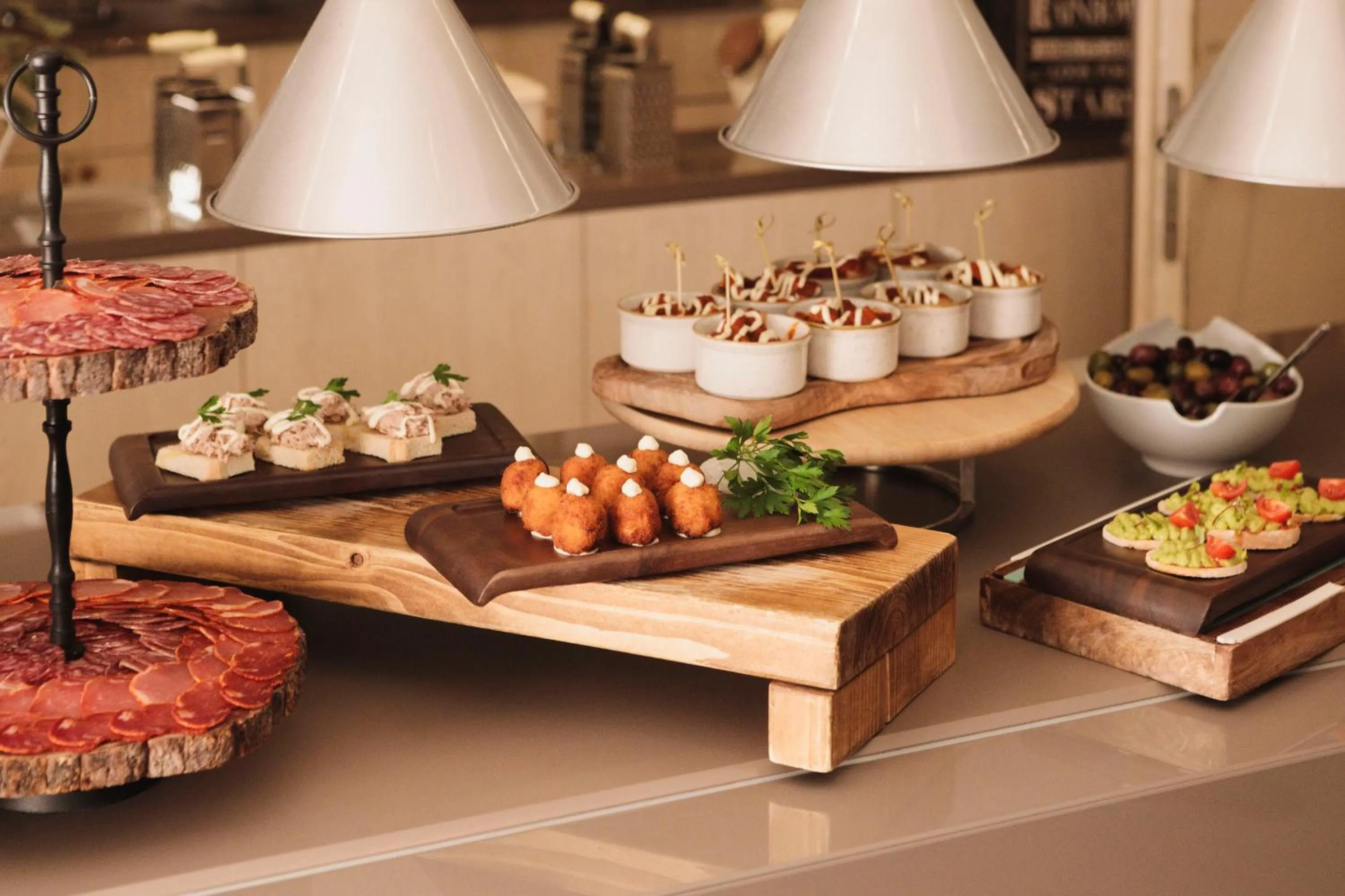 Lounge or bar in Melia White House Hotel