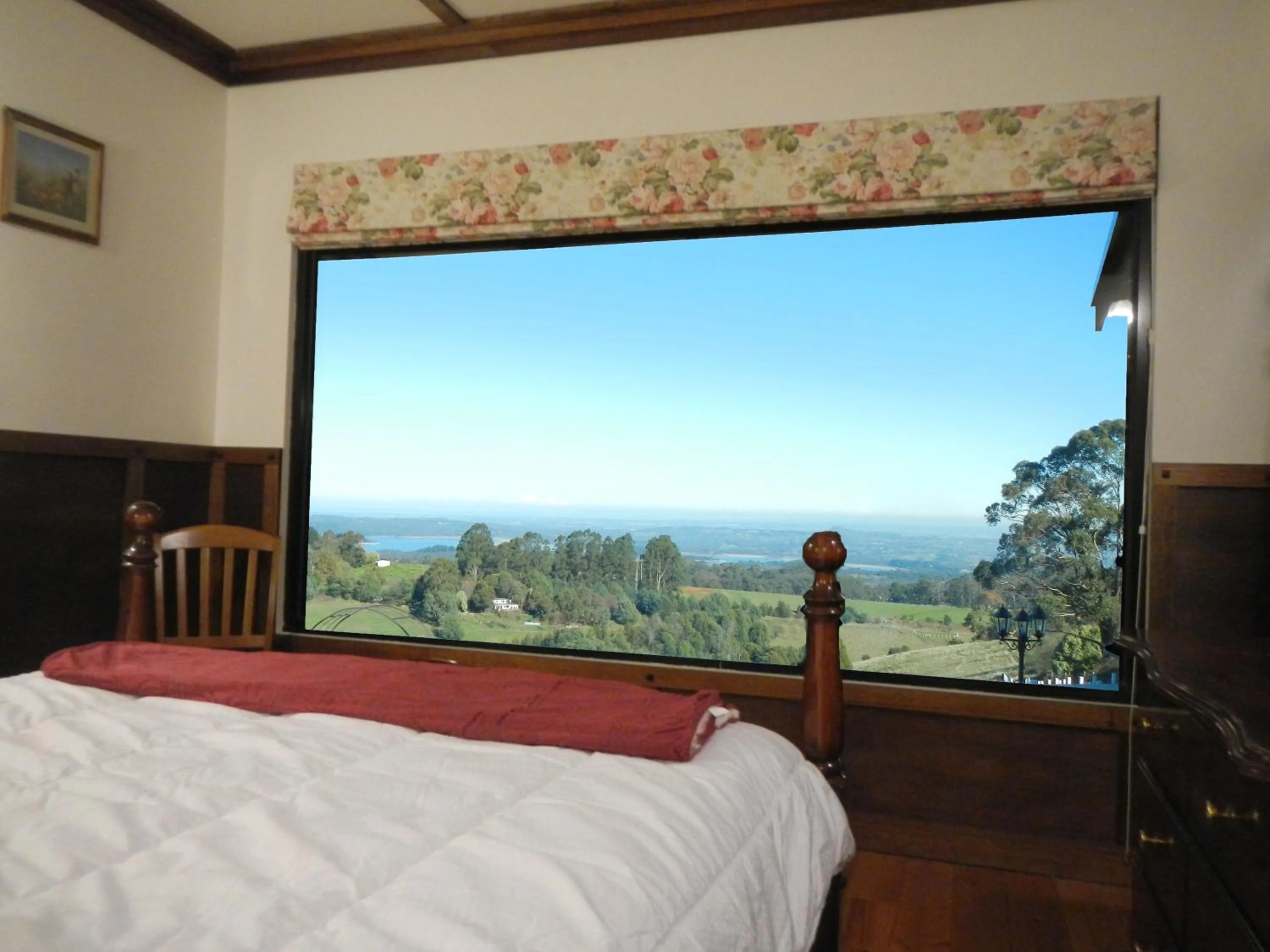 Bed in A Cottage with a View at Tudor Ridge