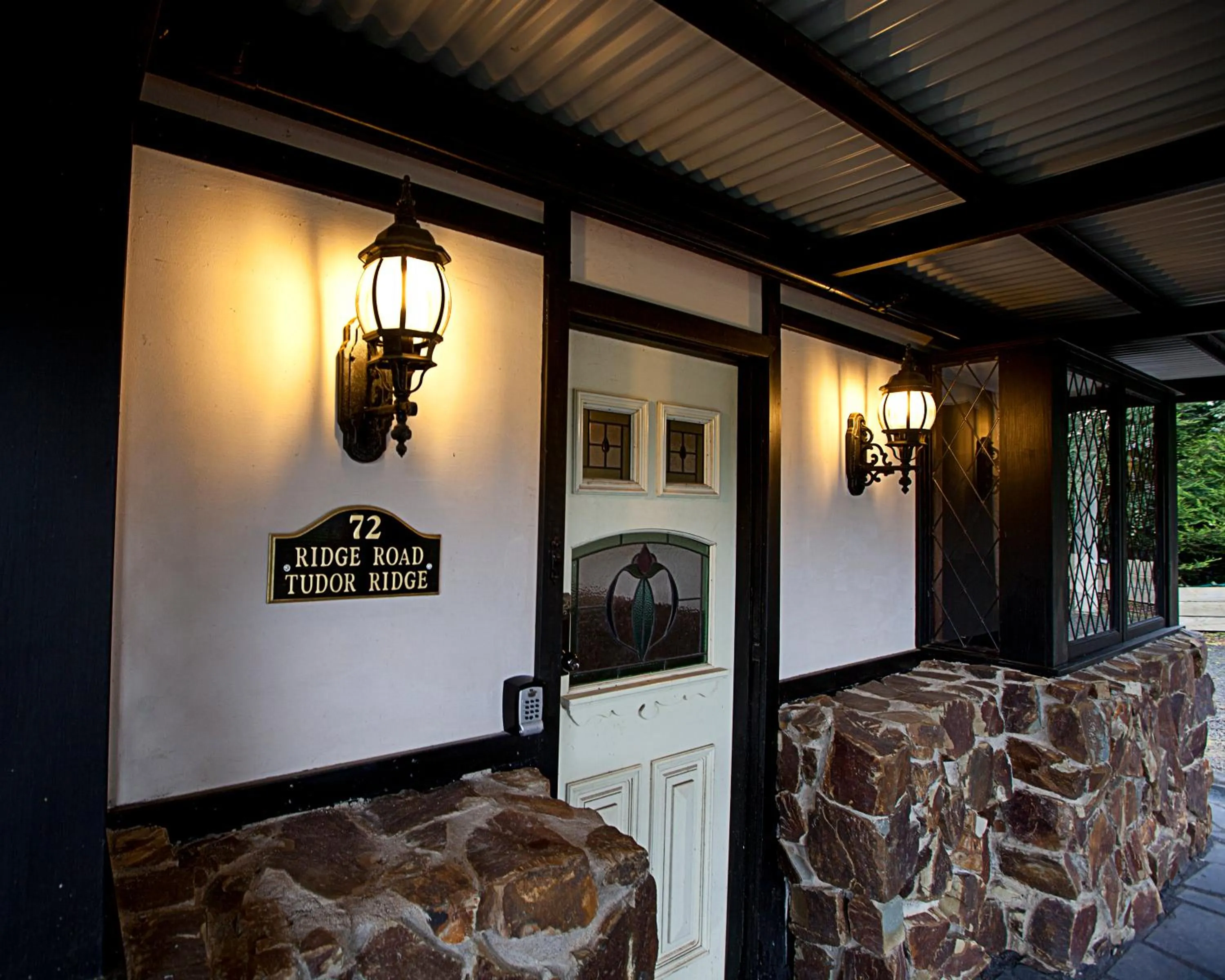 Property building in A Cottage with a View at Tudor Ridge