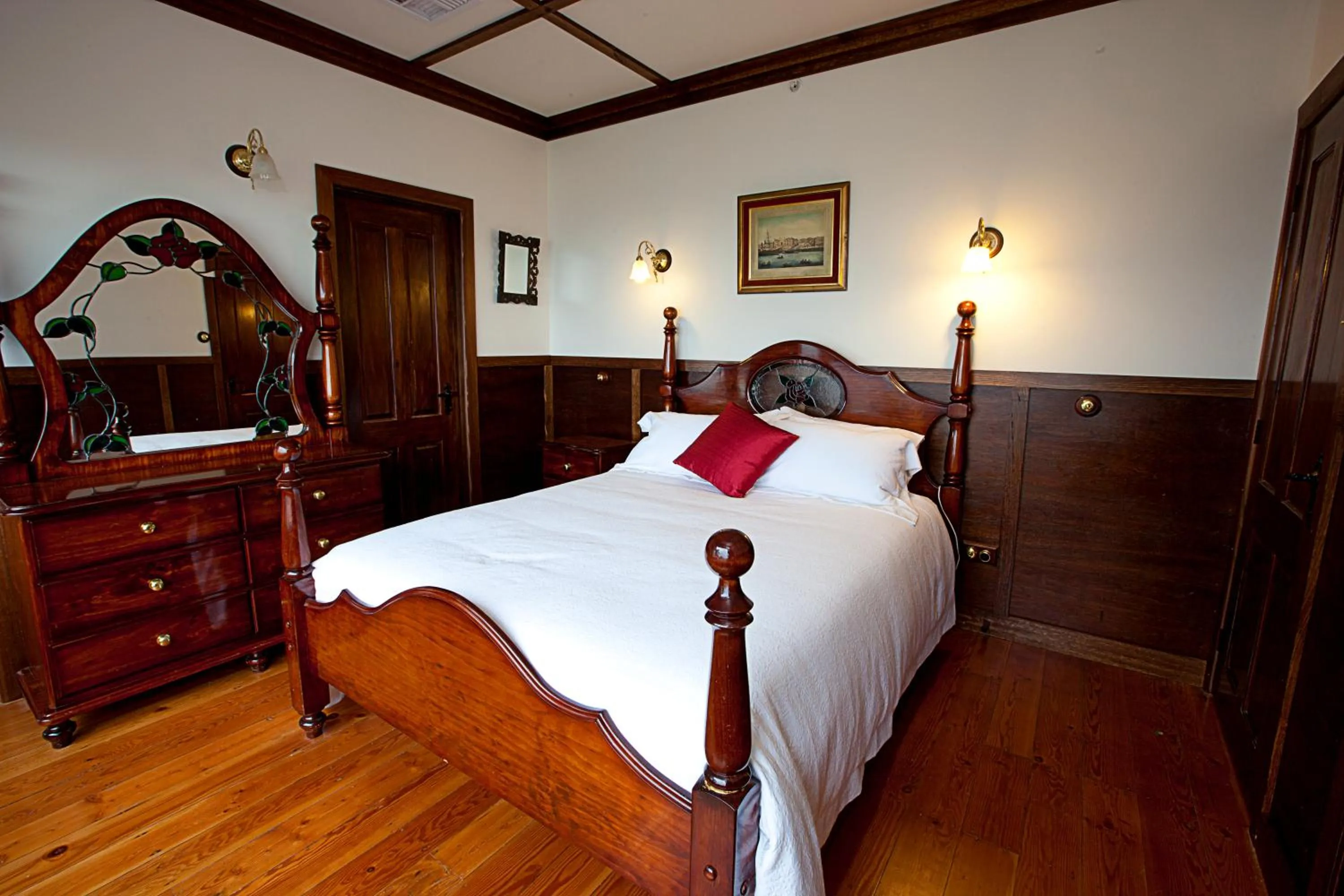 Bed in A Cottage with a View at Tudor Ridge