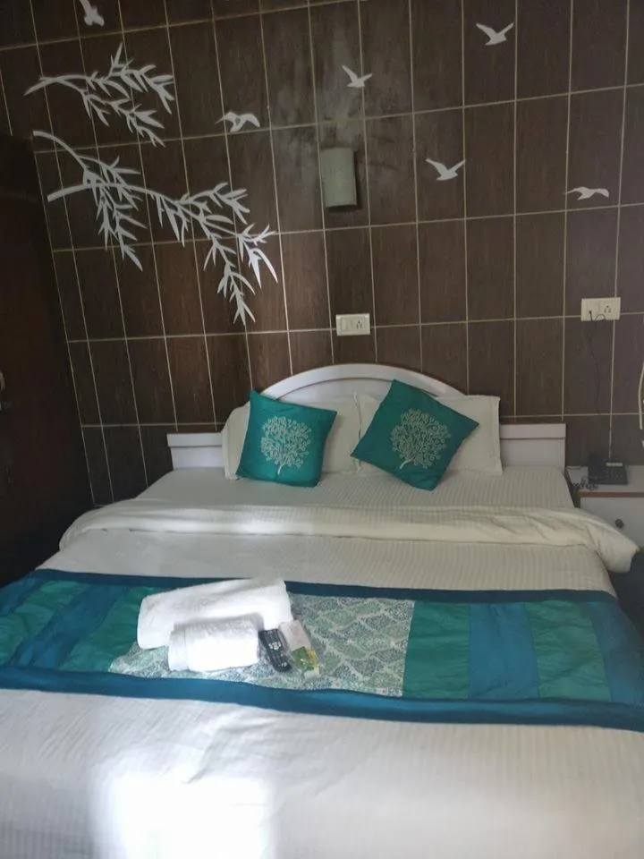 Bed in Hotel Embassy