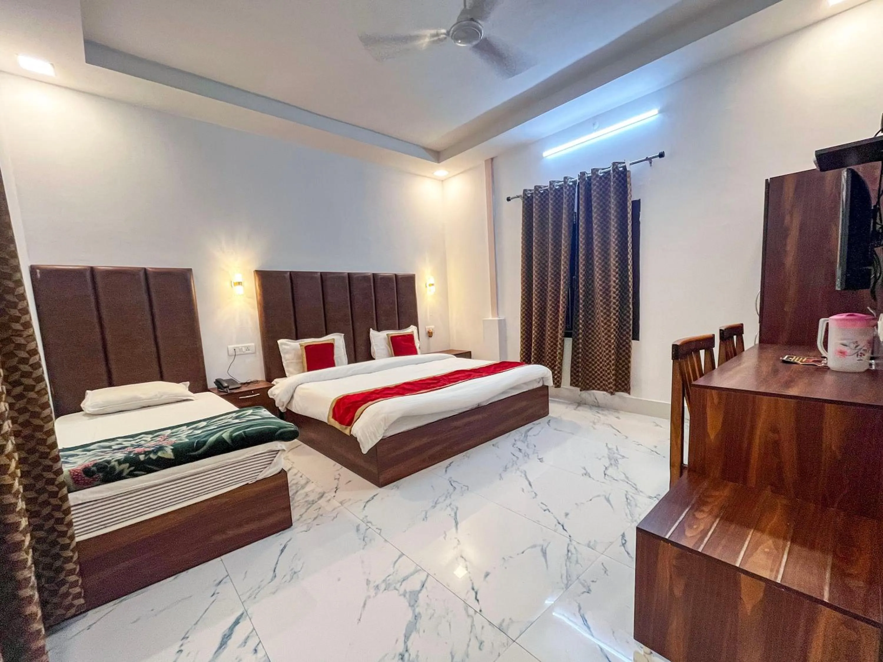 Bed in Hotel Embassy