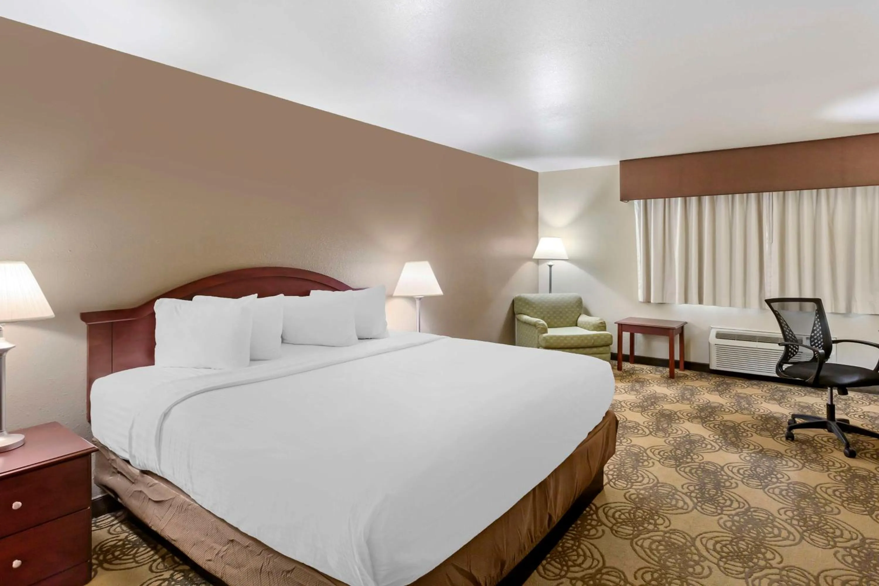 Bedroom, Bed in Best Western Elko Inn