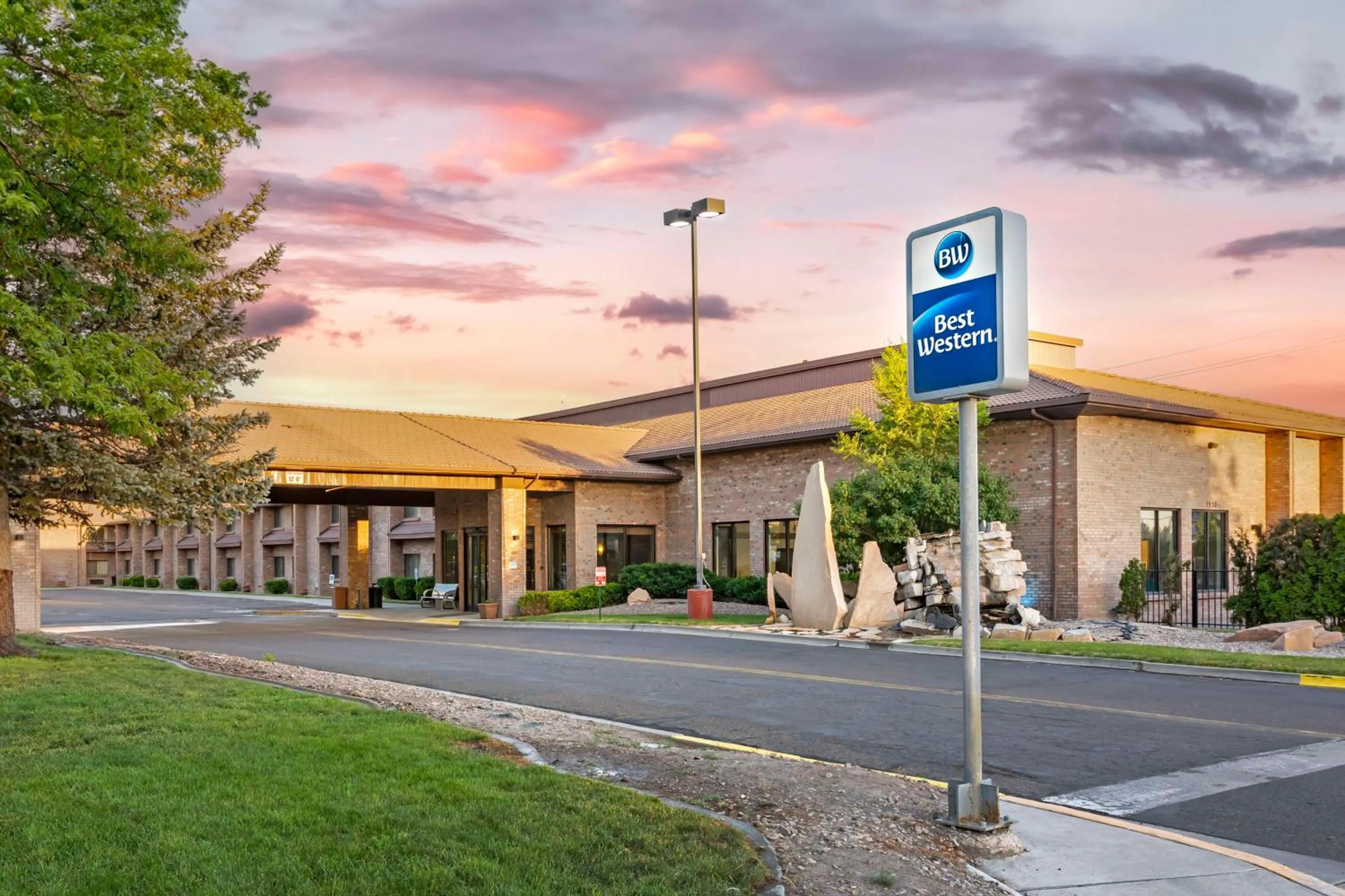 Property building in Best Western Elko Inn