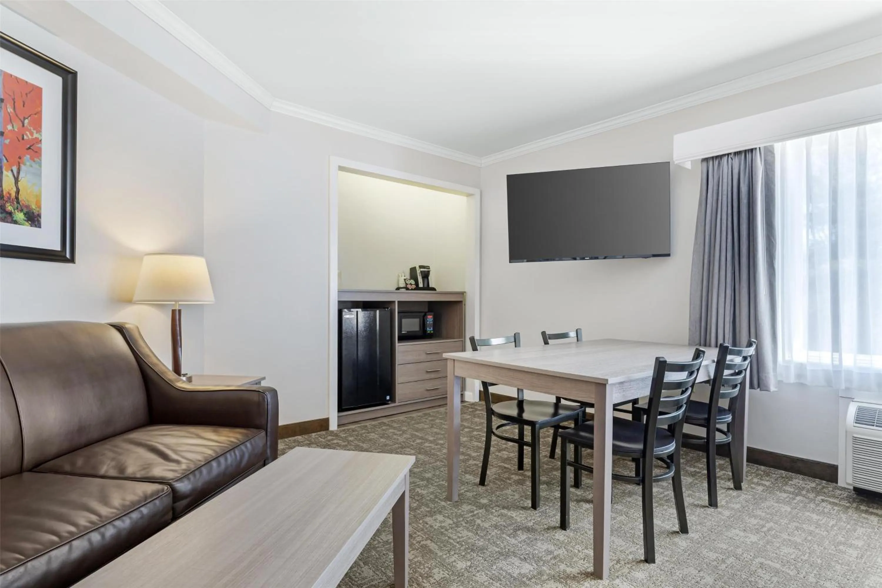 Photo of the whole room in Best Western Plus Windjammer Inn & Conference Center