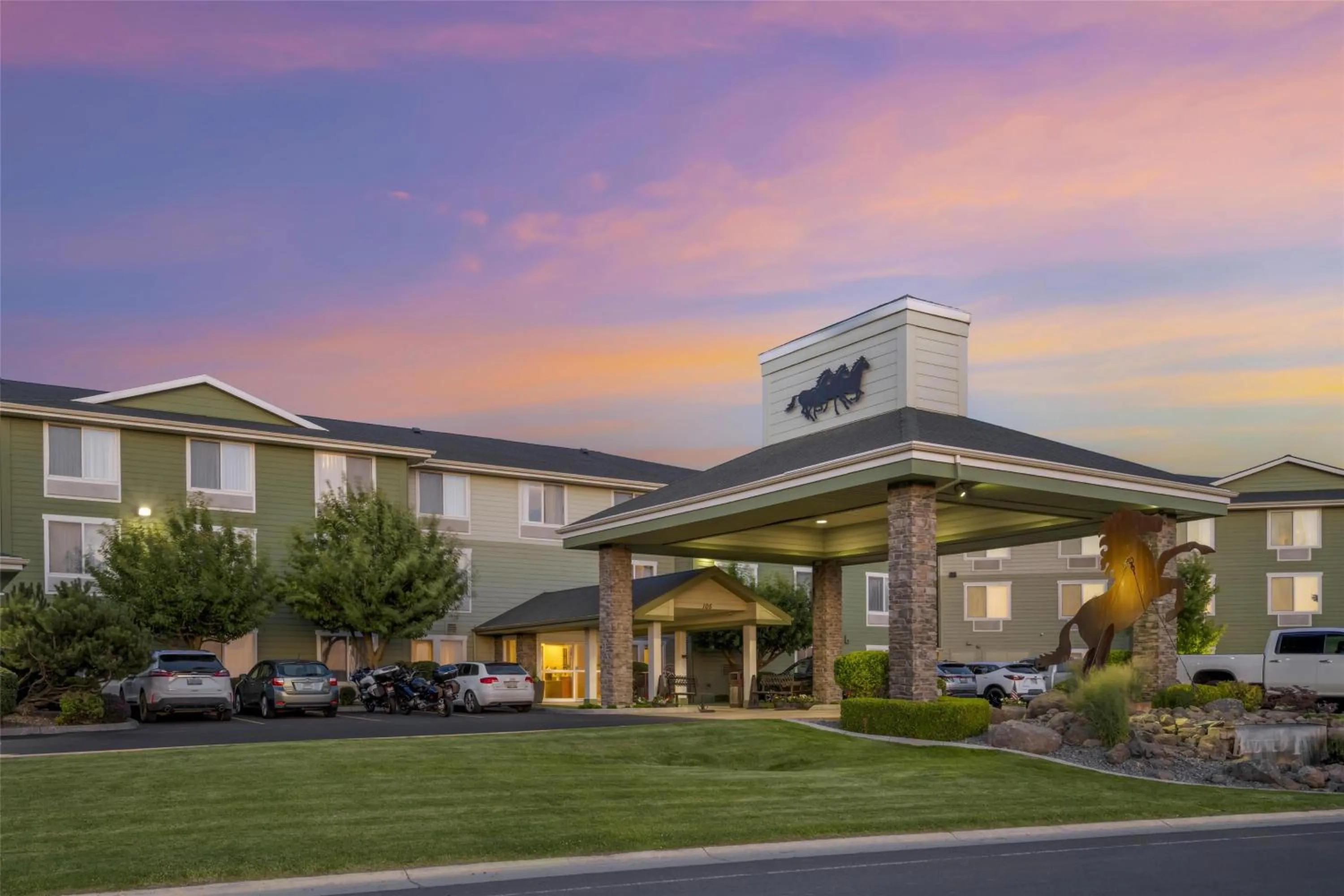 Property building in Best Western Bronco Inn