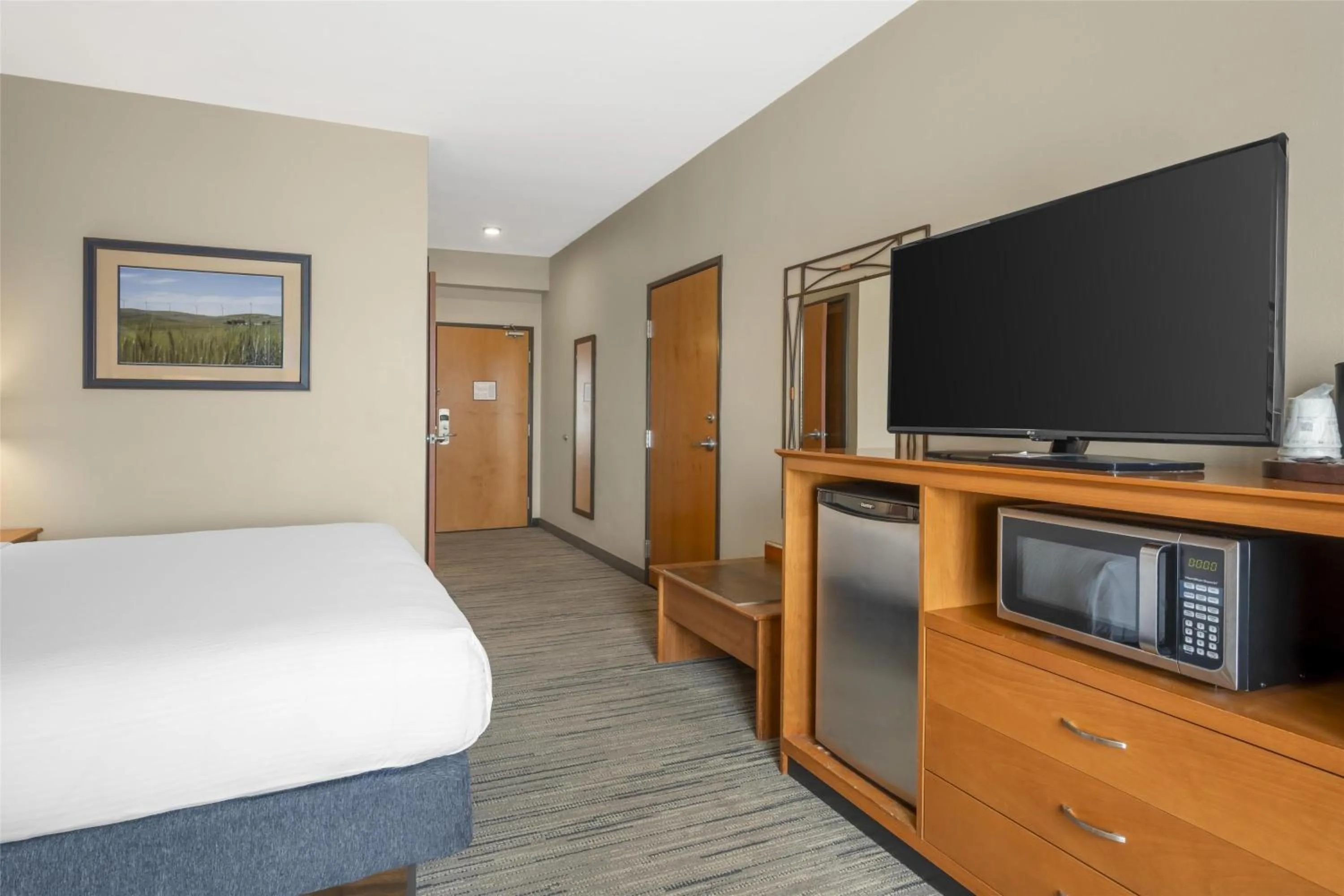 Bedroom, Bed in Best Western Bronco Inn