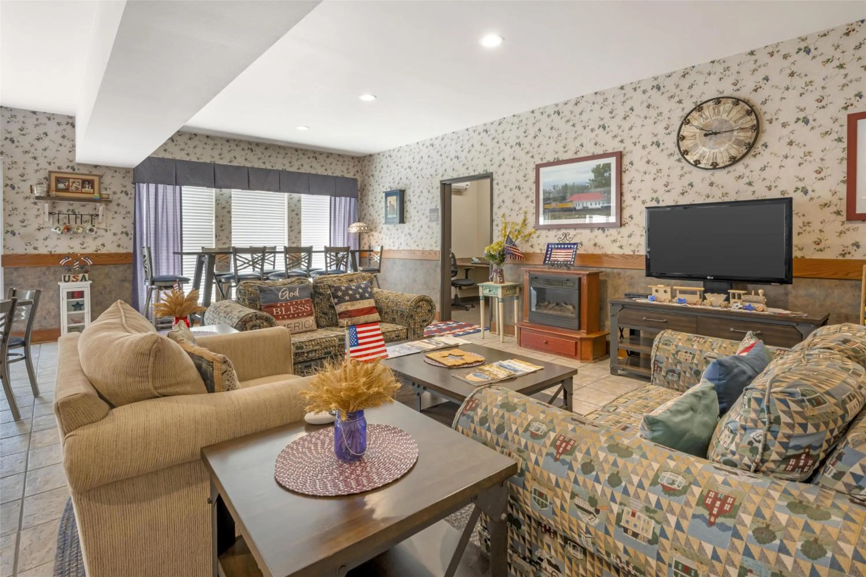 Breakfast in Best Western Bronco Inn