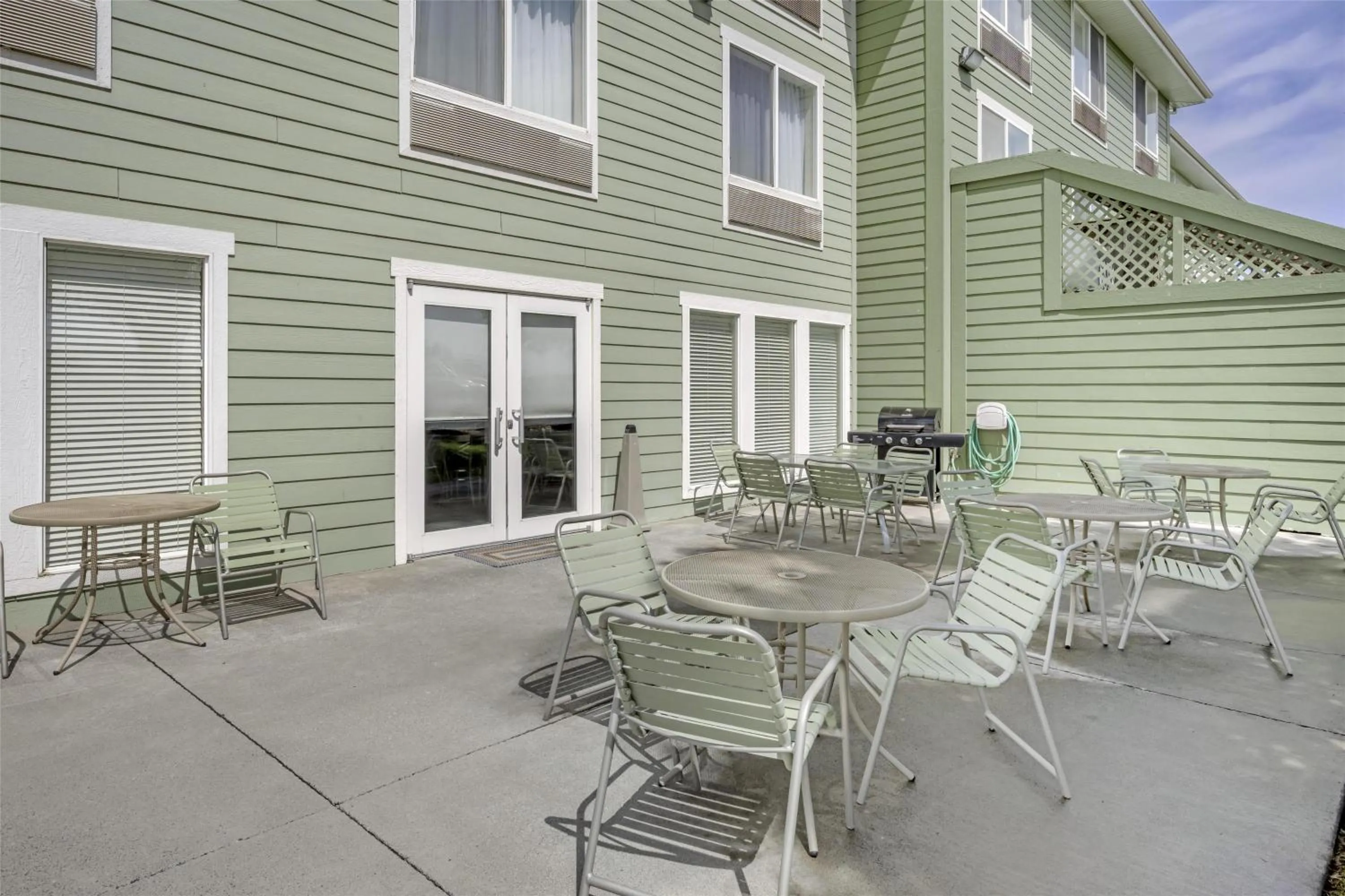 Property building in Best Western Bronco Inn