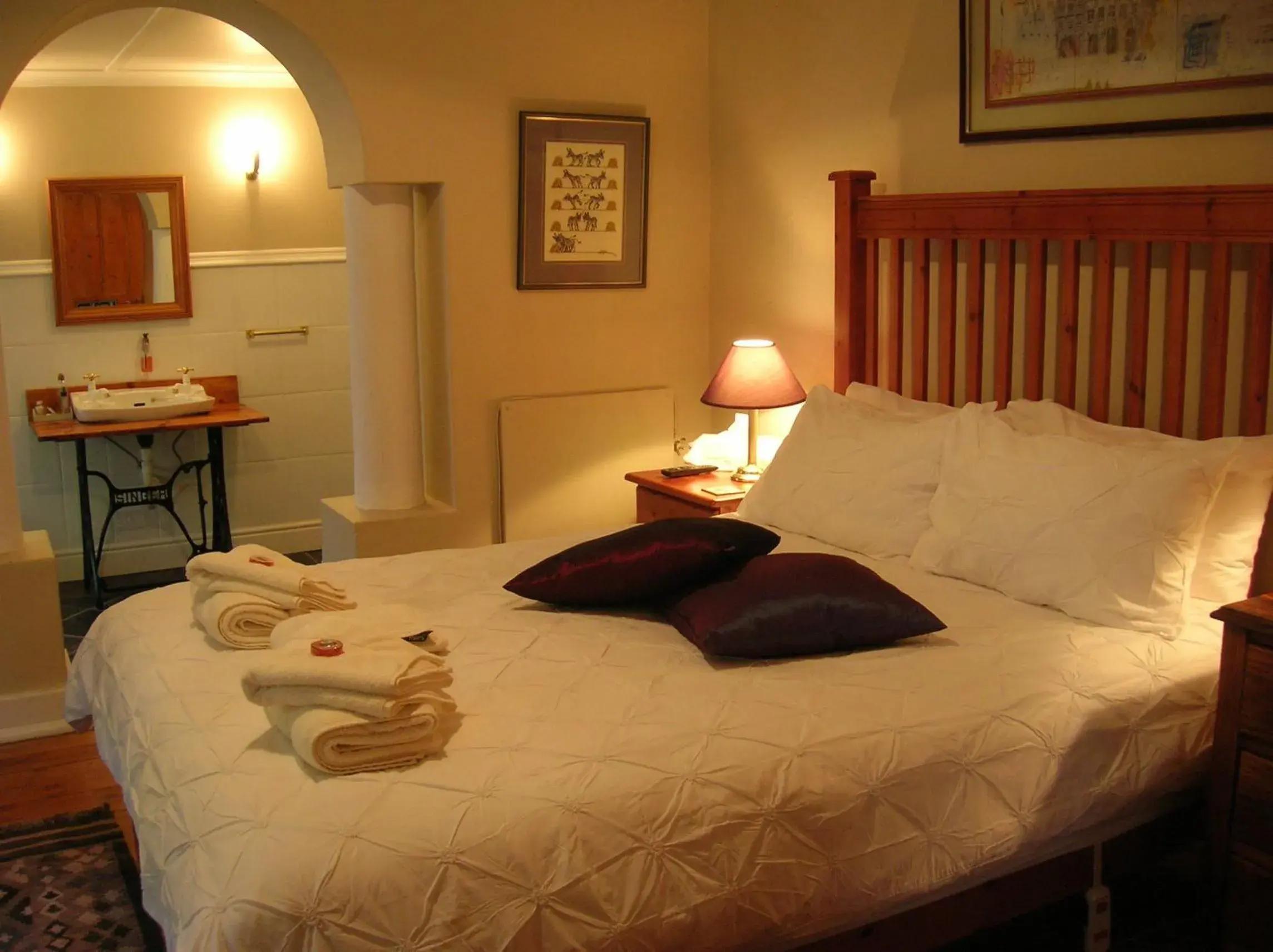 Double Room with Bath and Shower - single occupancy in The Old Trading Post Double Room with Bath and Shower - single occupancy in The Old Trading Post