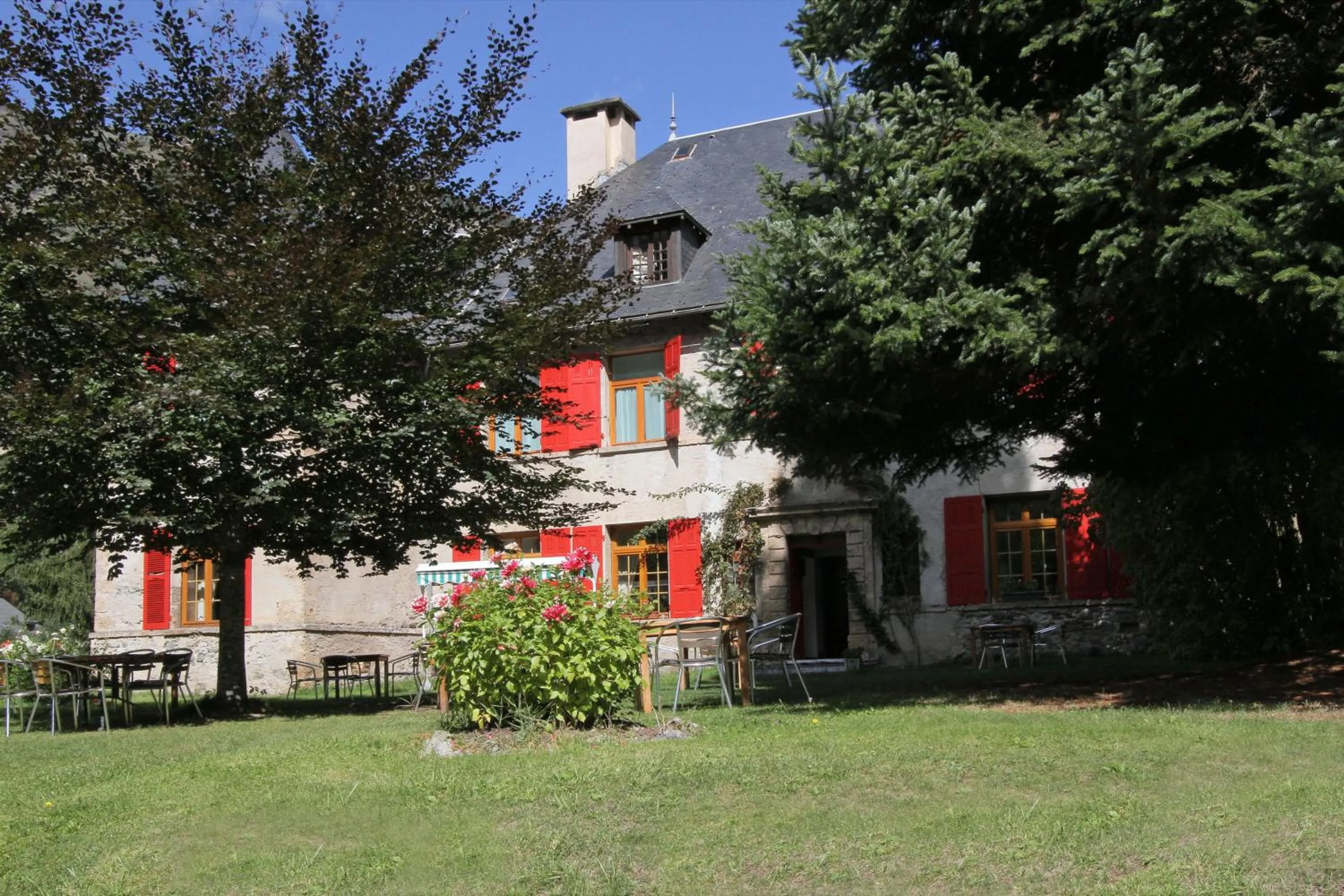 Restaurant/places to eat in Chateau De La Muzelle