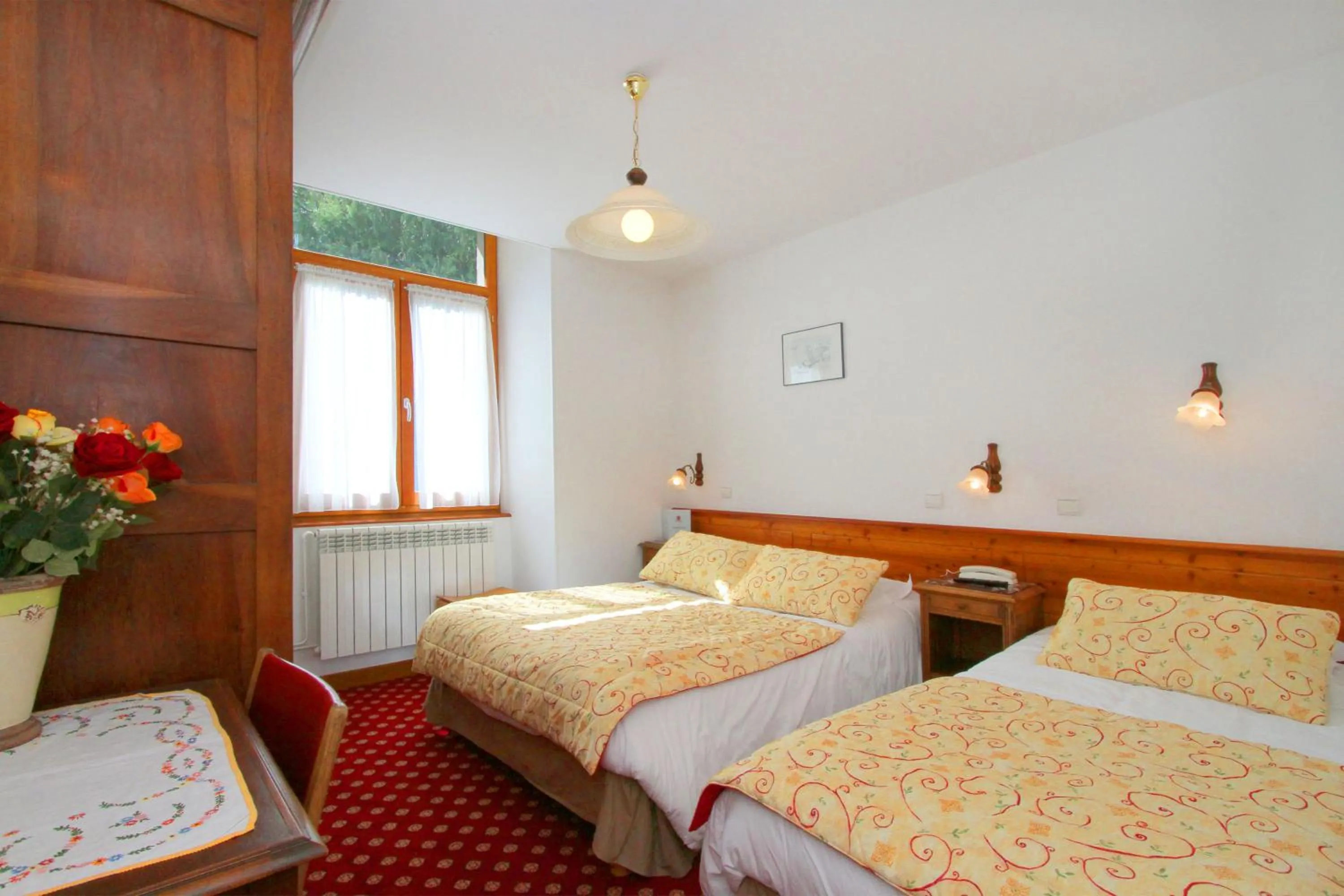 Photo of the whole room, Bed in Chateau De La Muzelle