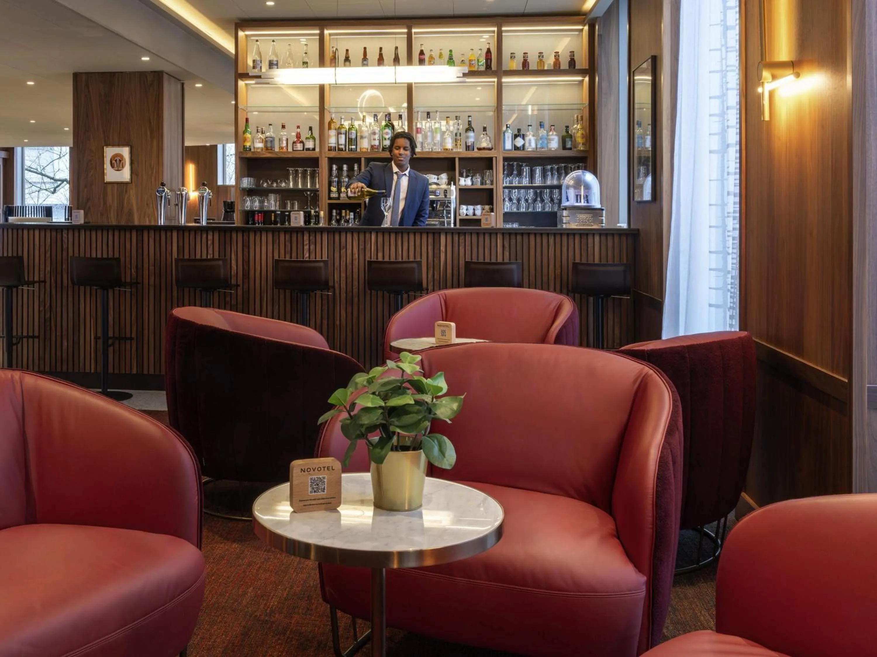 Lounge or bar in Novotel SPA Rennes Centre Gare