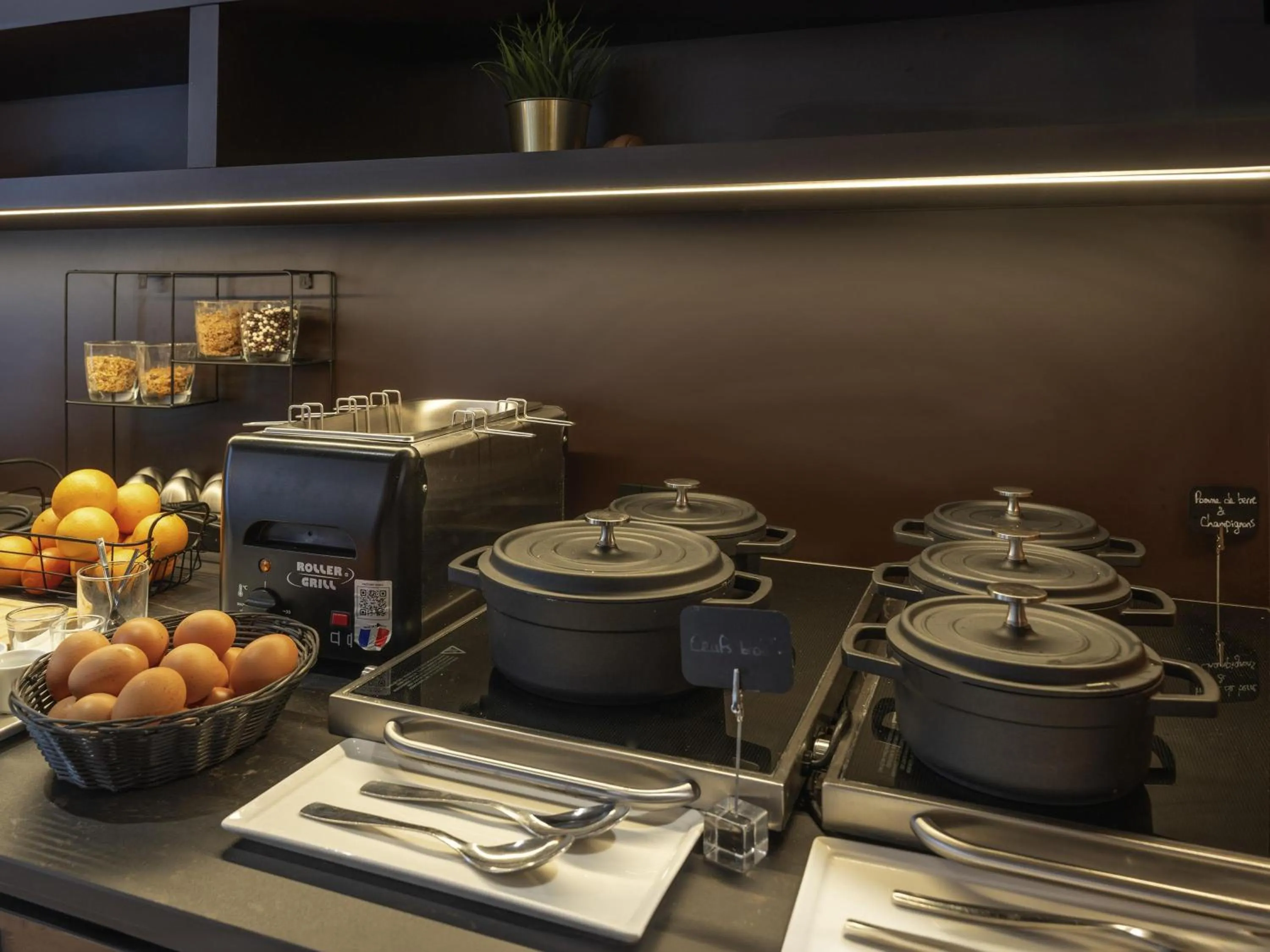 Breakfast in Novotel SPA Rennes Centre Gare