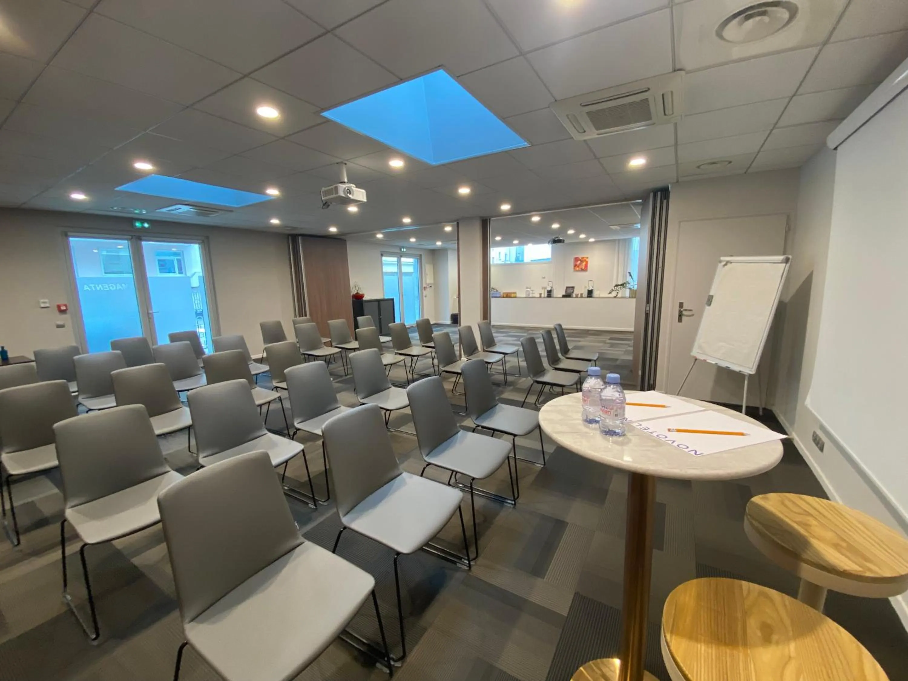 Meeting/conference room in Novotel SPA Rennes Centre Gare