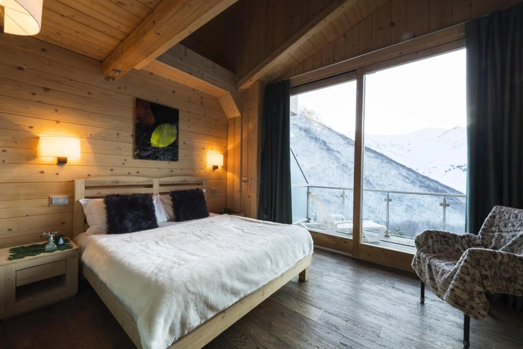 Mountain view, Bed in Chalet Morel 1586 Hotel & Spa