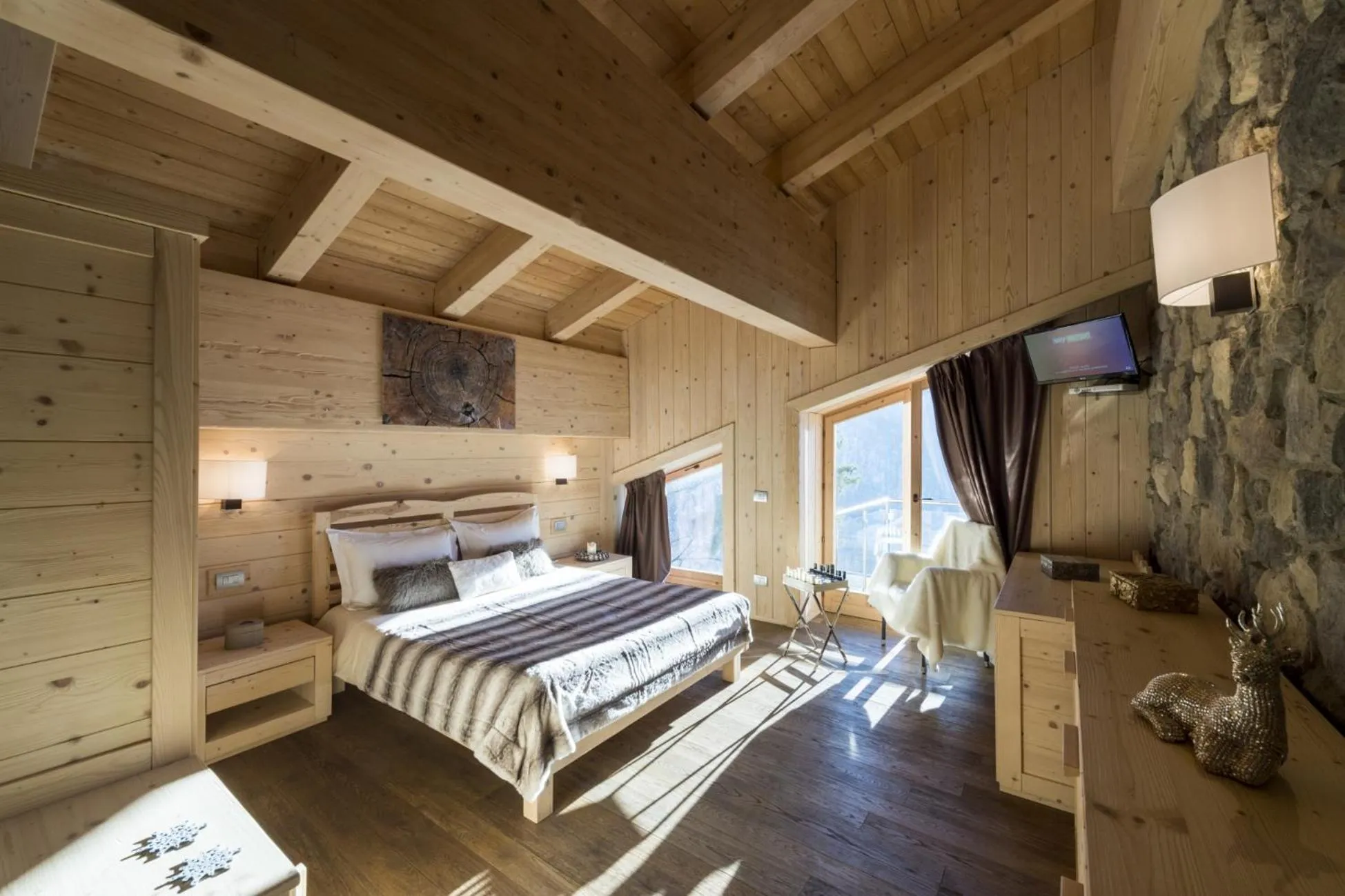 Photo of the whole room, Bed in Chalet Morel 1586 Hotel & Spa