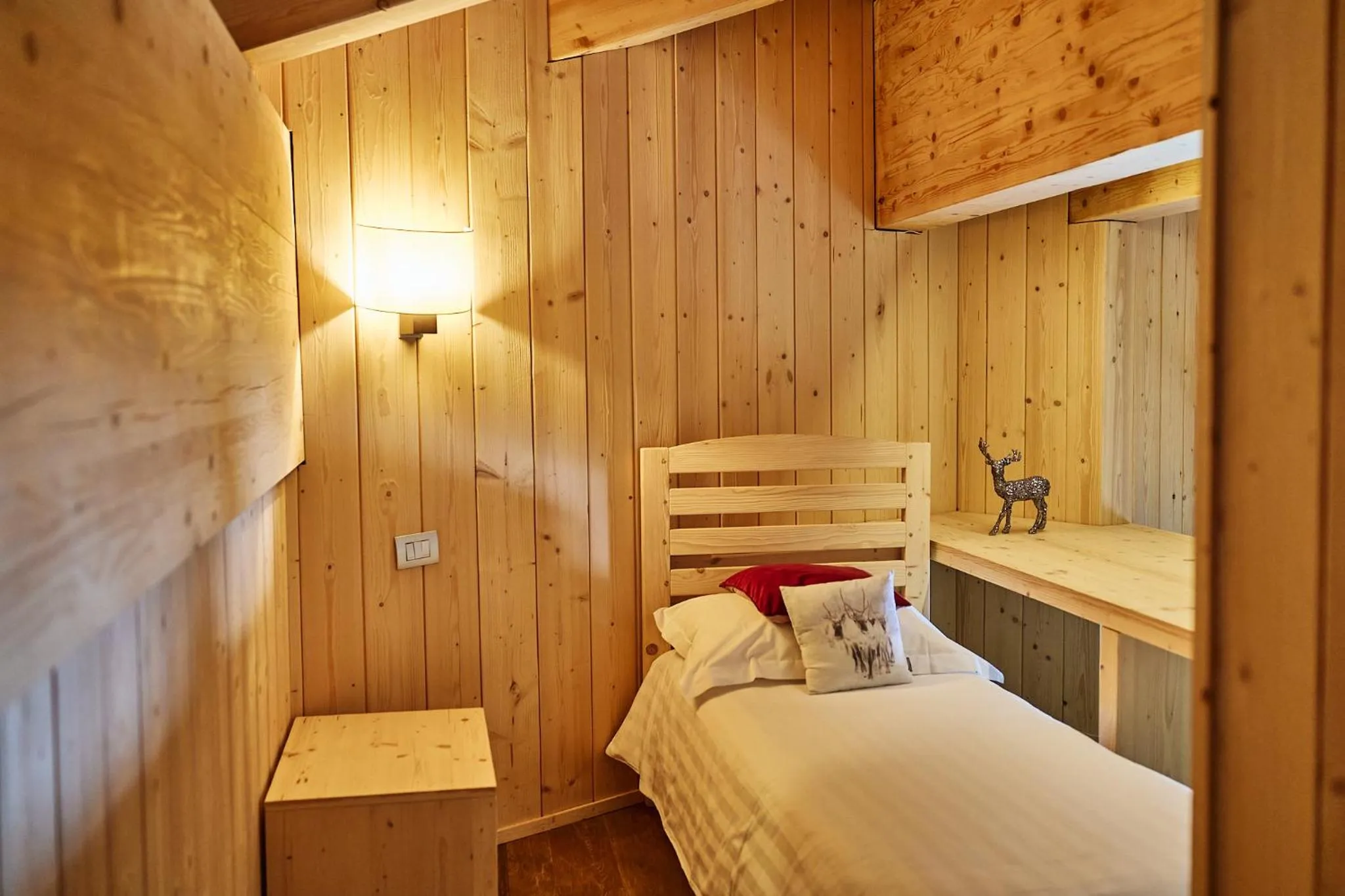 Bedroom, Bed in Chalet Morel 1586 Hotel & Spa