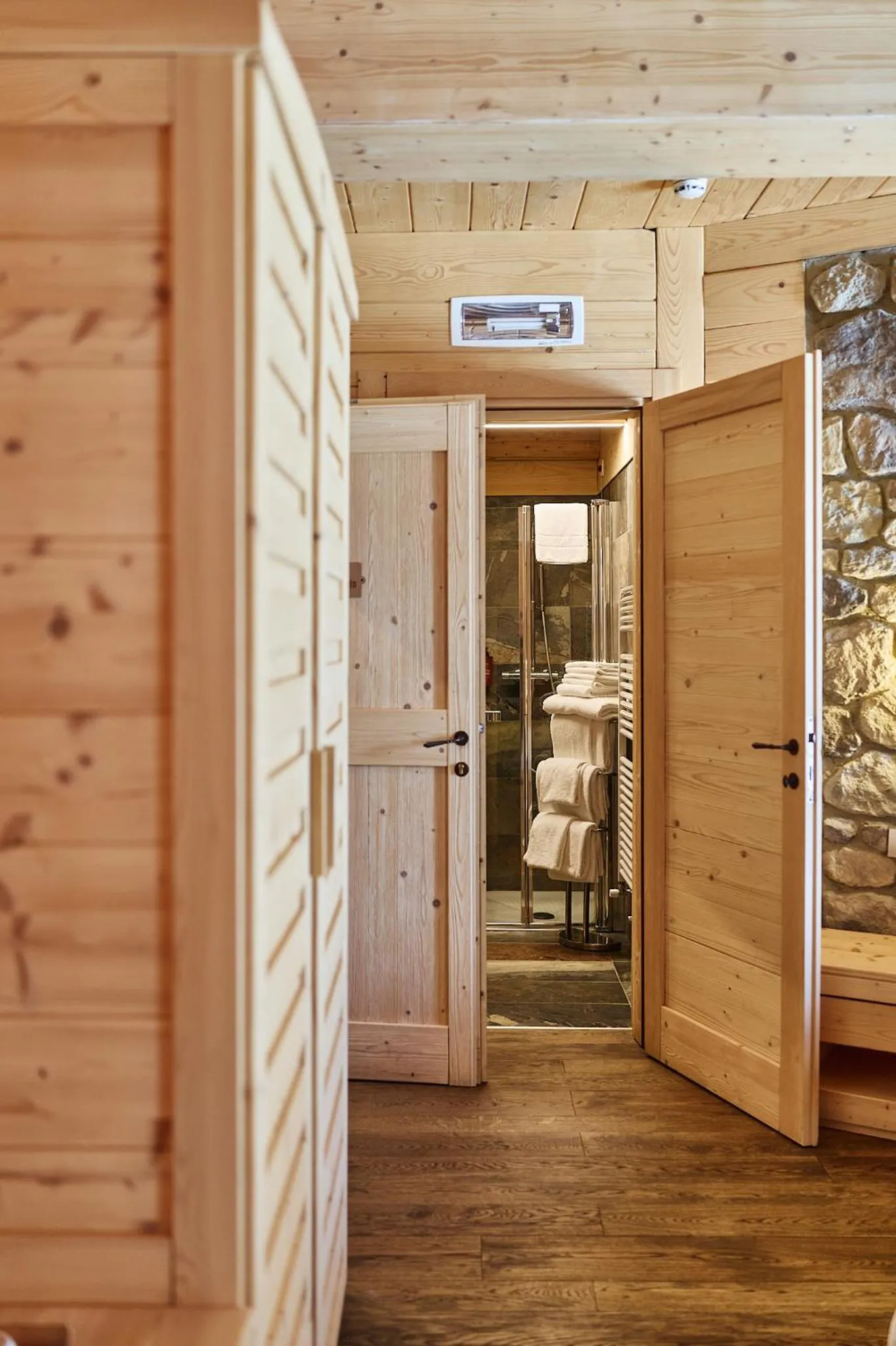 Bedroom in Chalet Morel 1586 Hotel & Spa