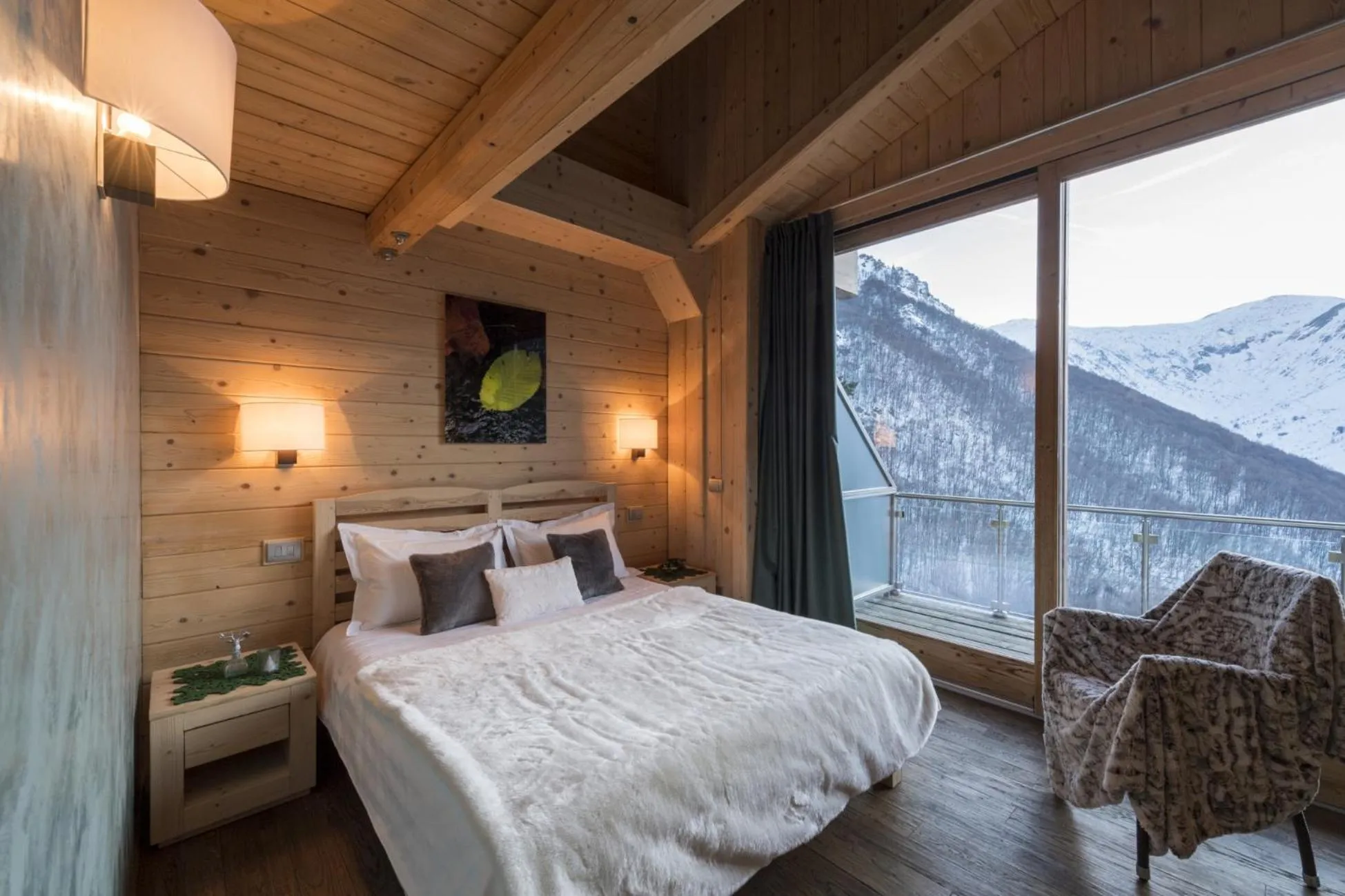 Mountain view, Bed in Chalet Morel 1586 Hotel & Spa