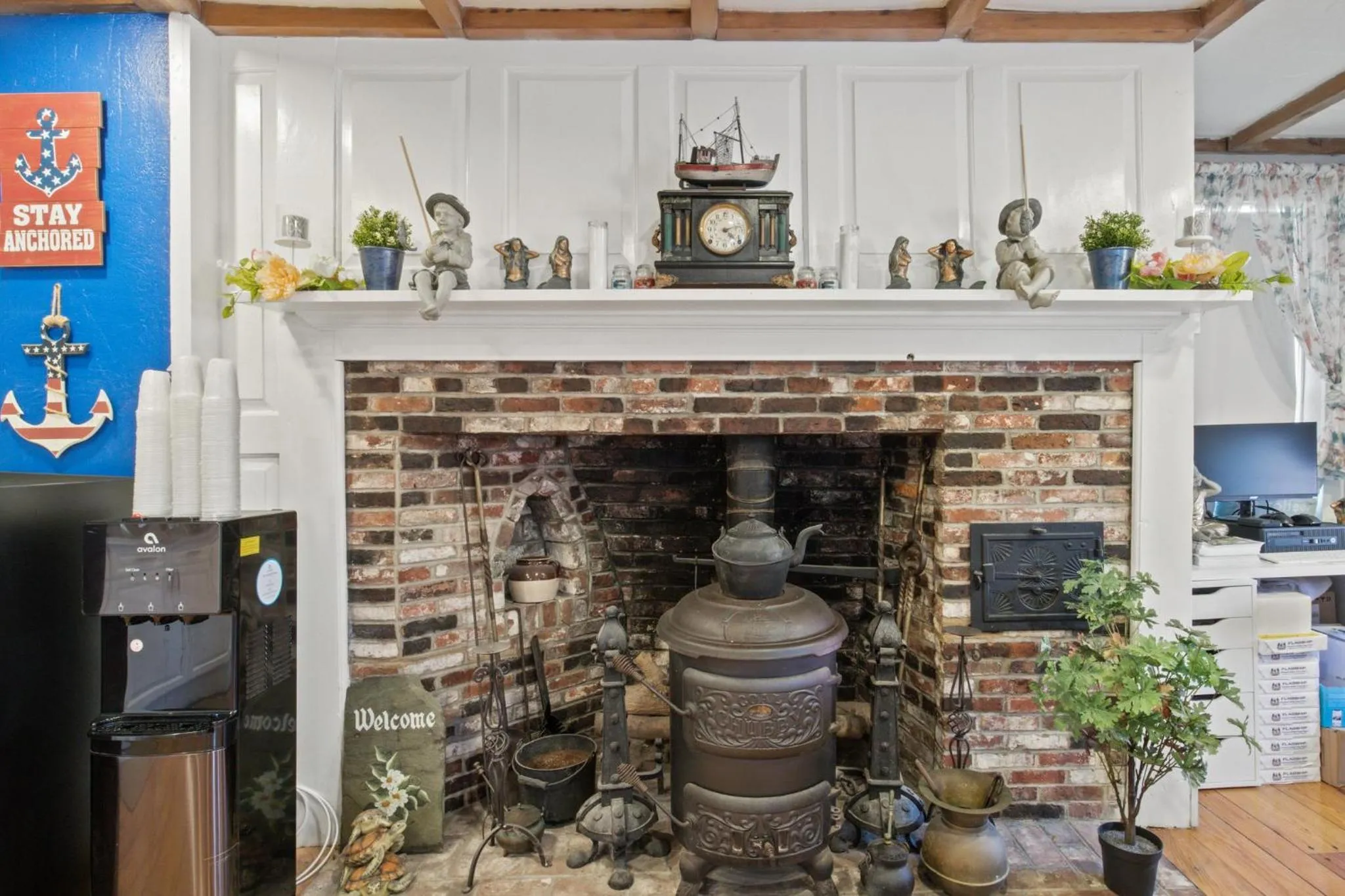 Decorative detail in Olde Tavern Motel and Inn - Cape Cod