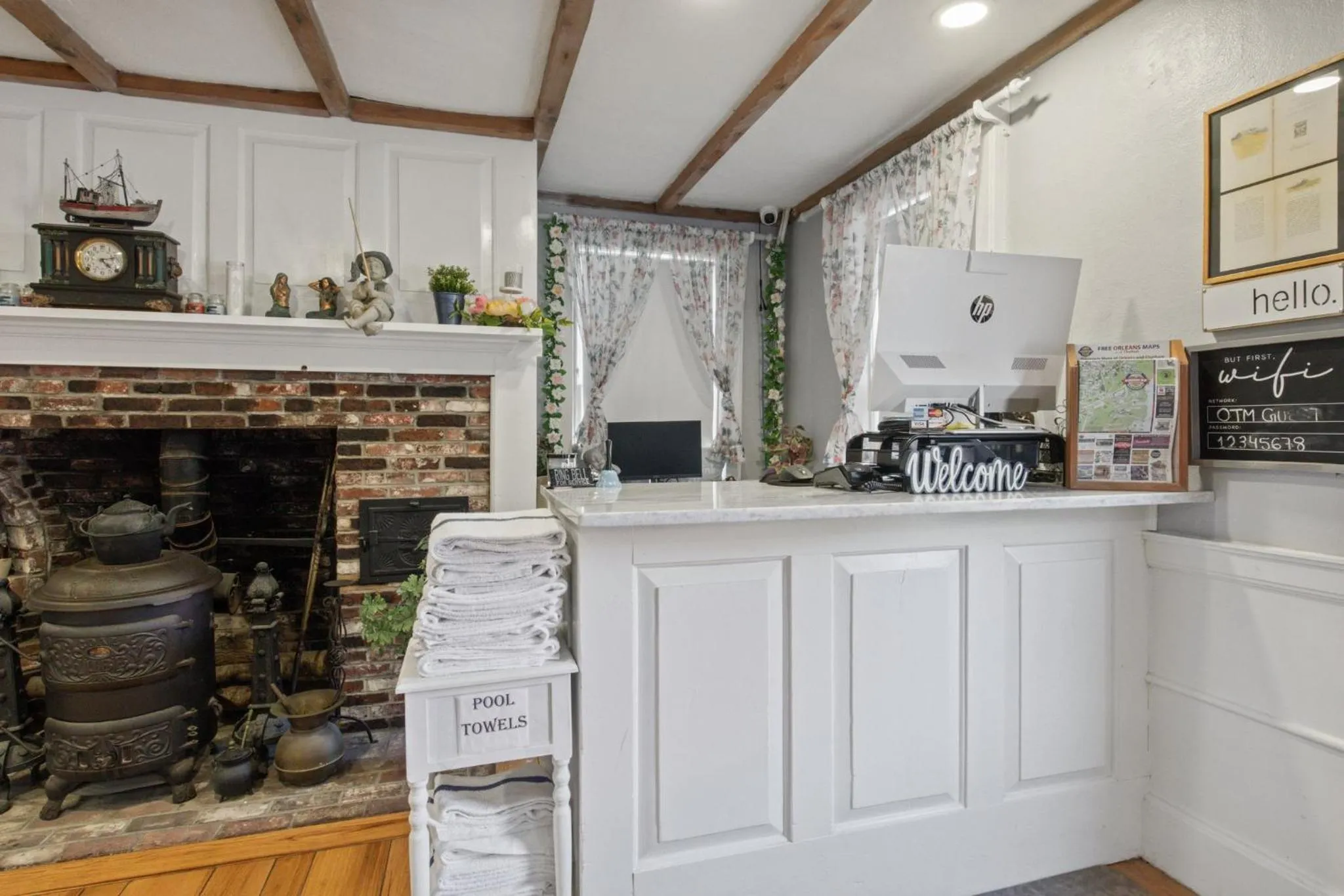 Lobby or reception in Olde Tavern Motel and Inn - Cape Cod