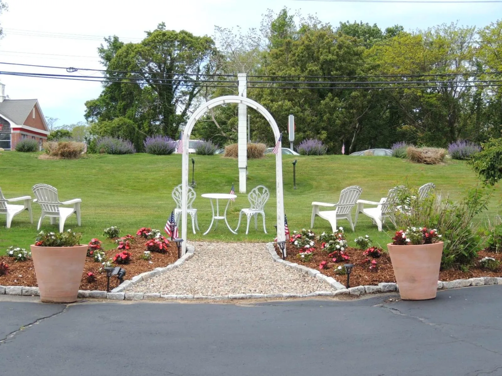 Garden in Olde Tavern Motel and Inn - Cape Cod