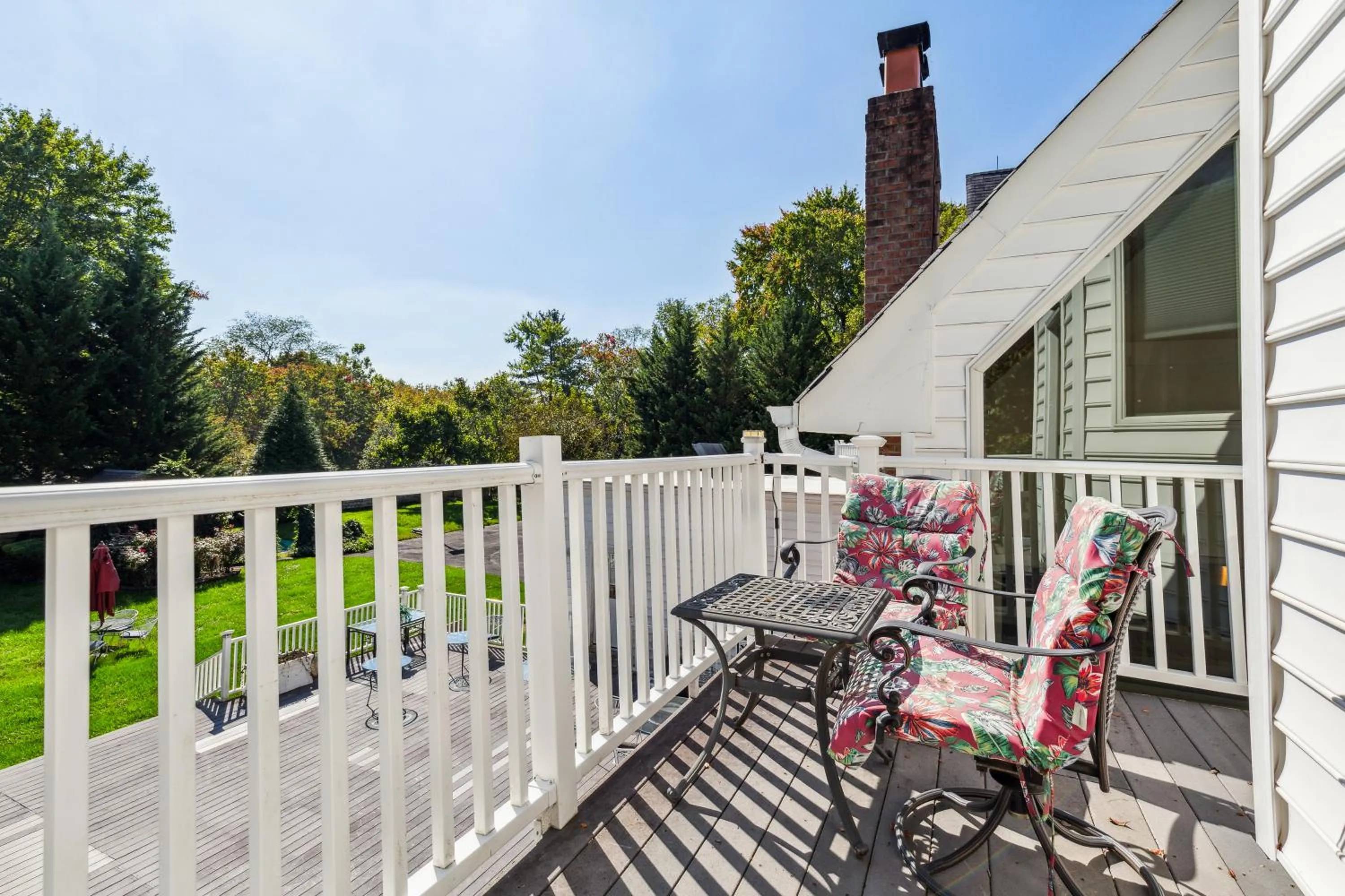 Patio in The Columbia Inn at Peralynna