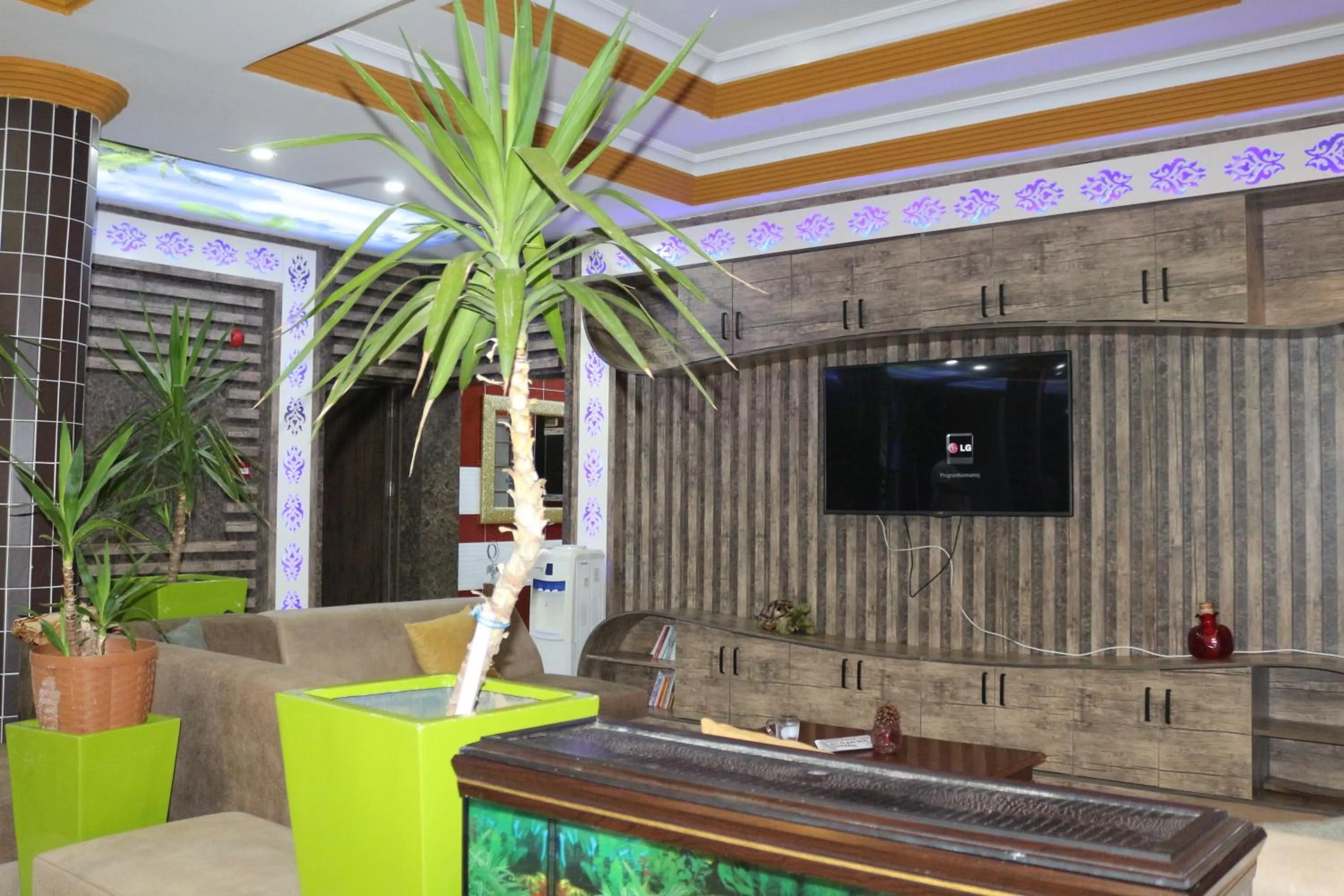 Communal lounge/ TV room in Selinus Beach Club Hotel
