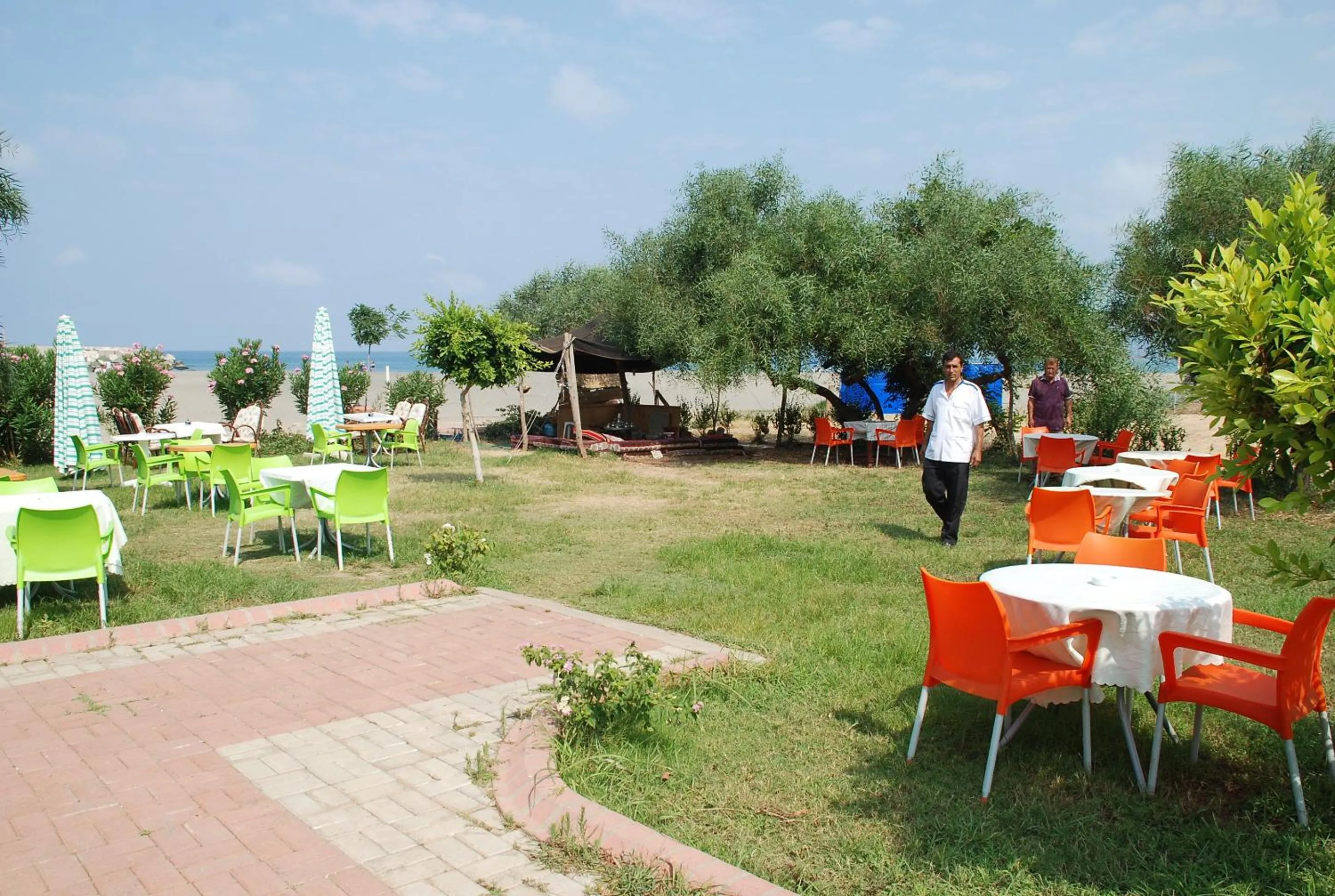 Restaurant/places to eat in Selinus Beach Club Hotel