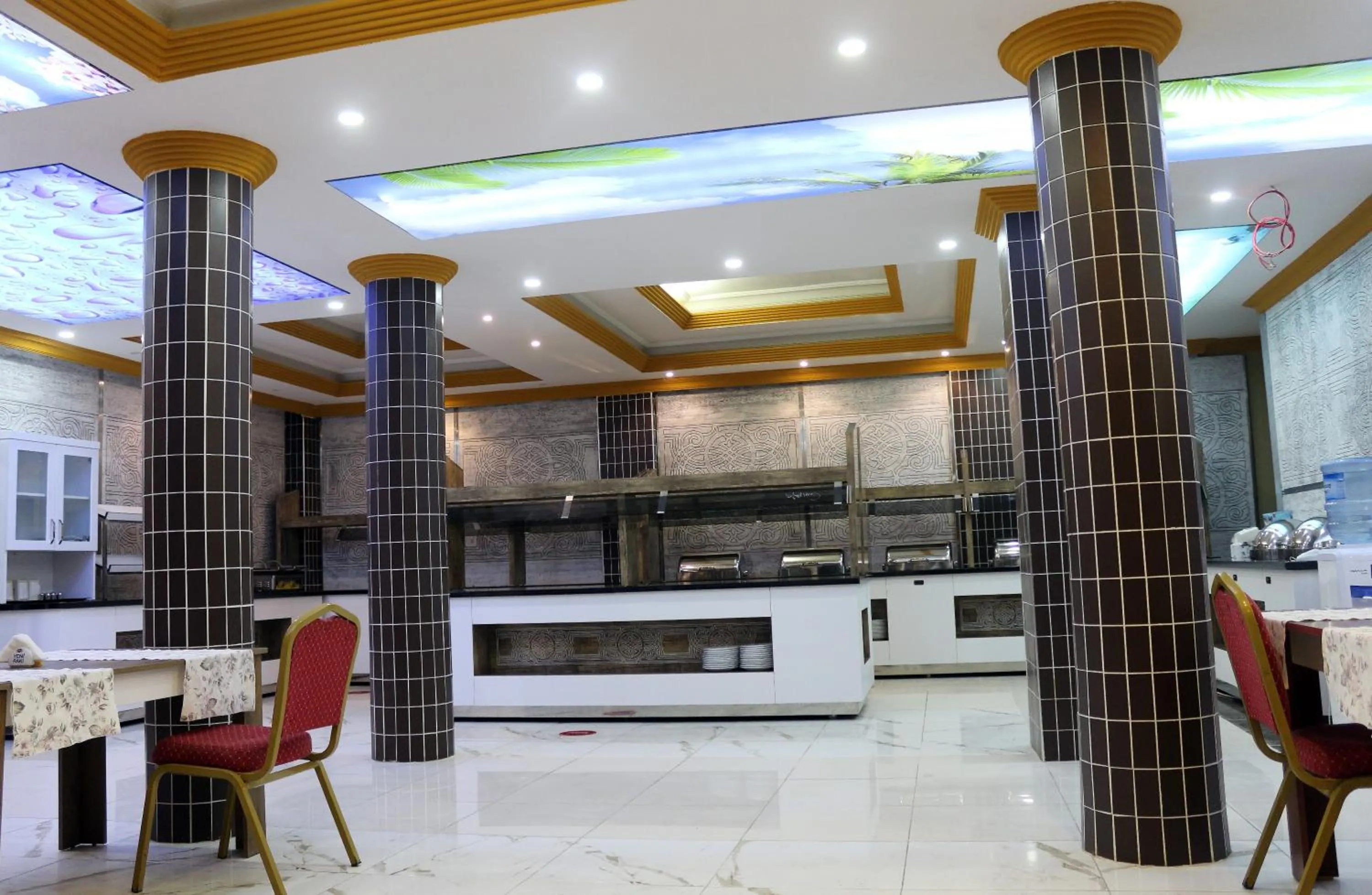 Restaurant/places to eat in Selinus Beach Club Hotel