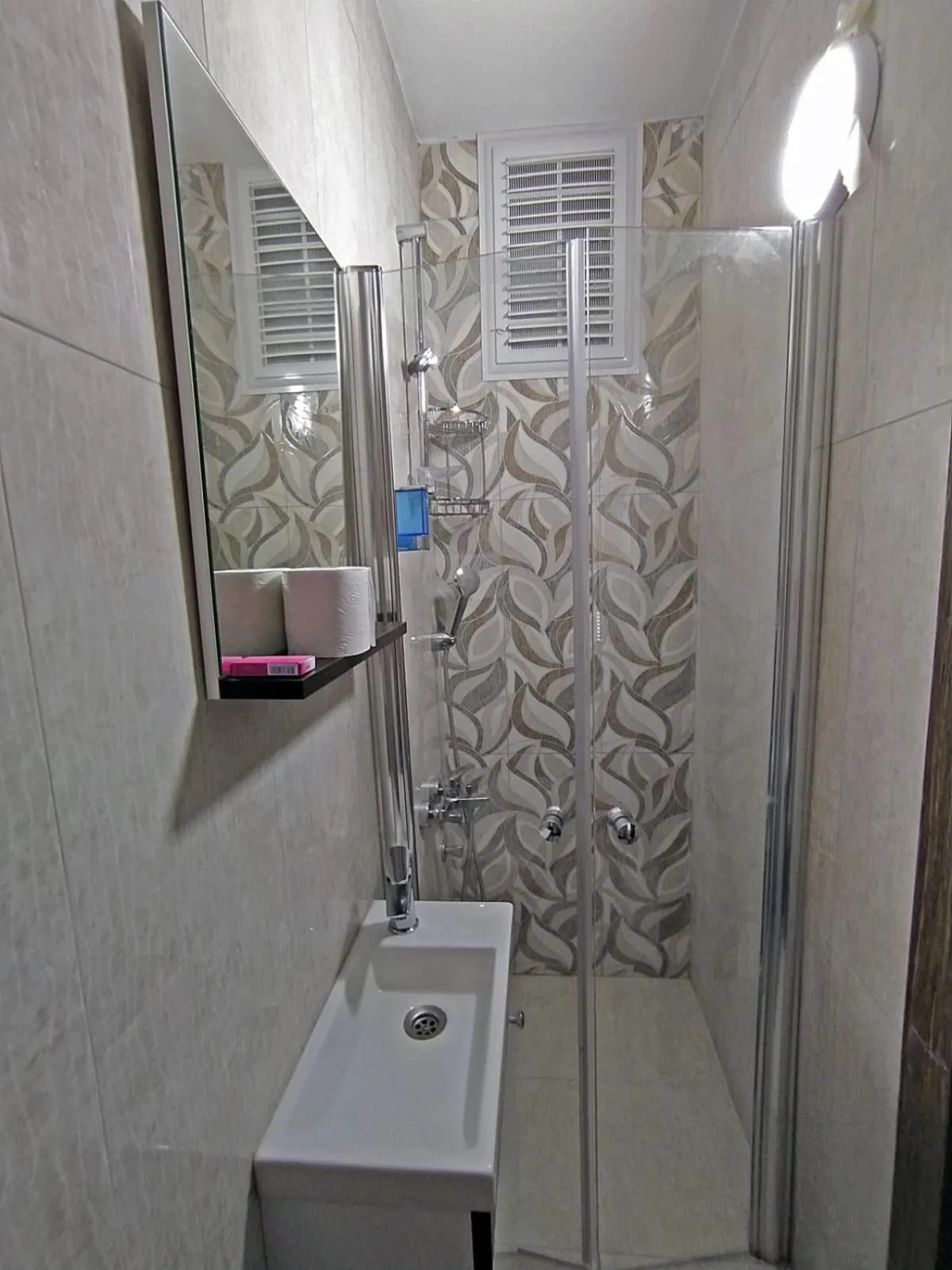 Shower in Selinus Beach Club Hotel