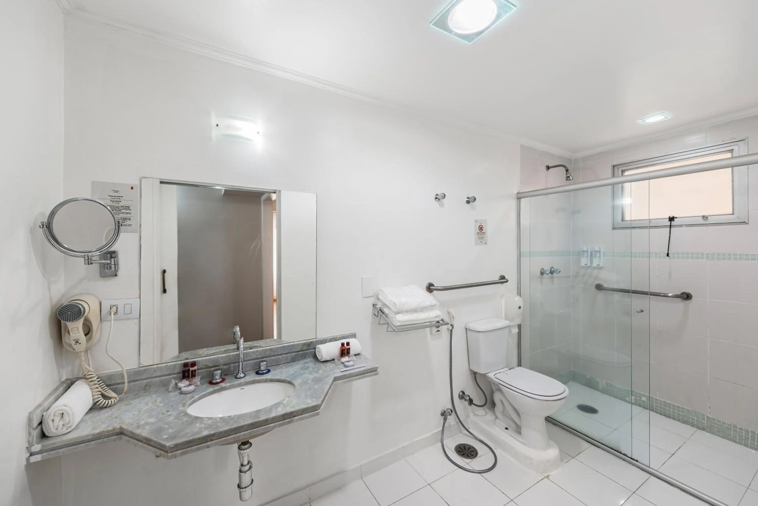 Shower in Capcana Hotel Jardins