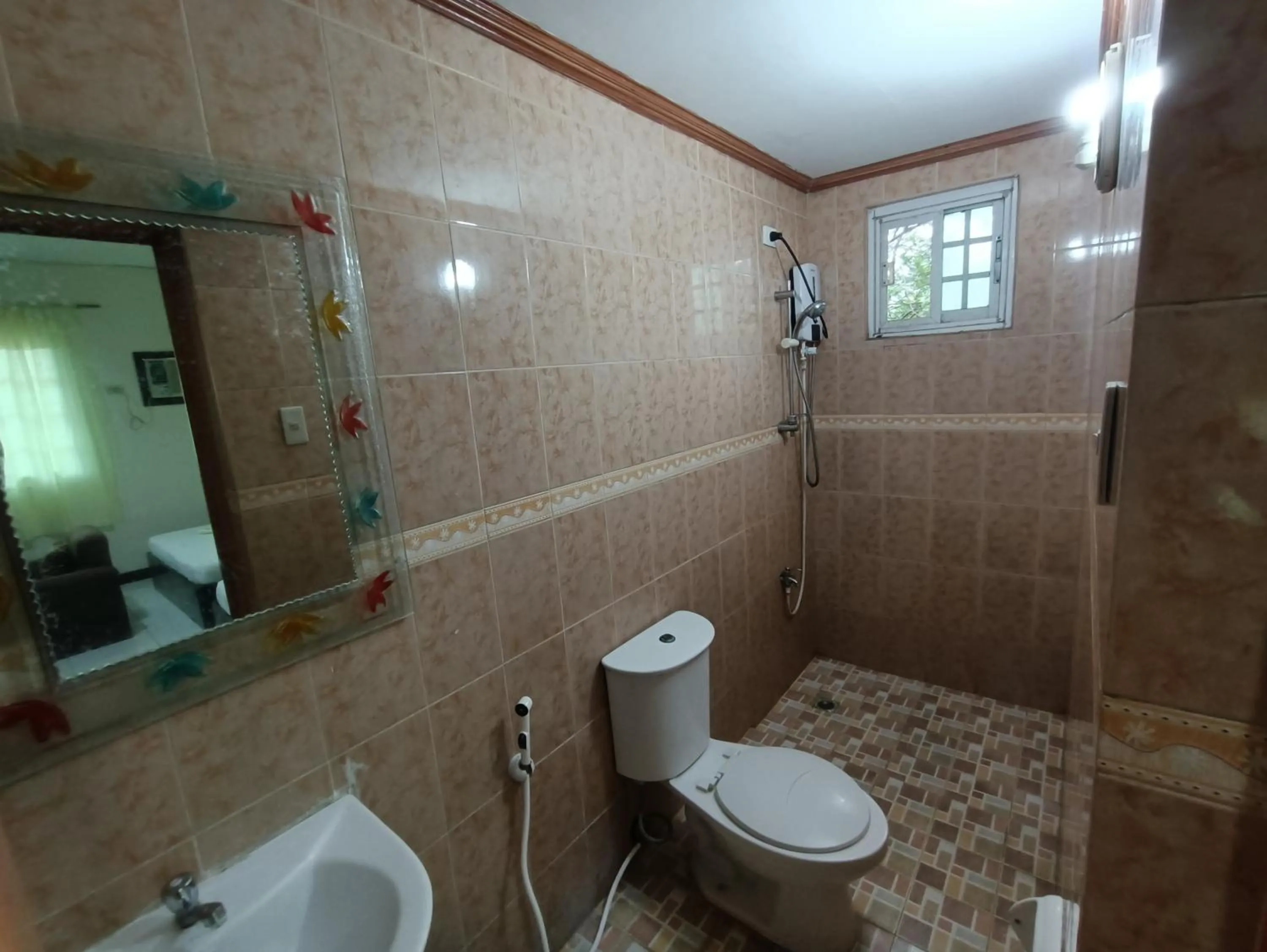 Shower in La Gracia Apartelle