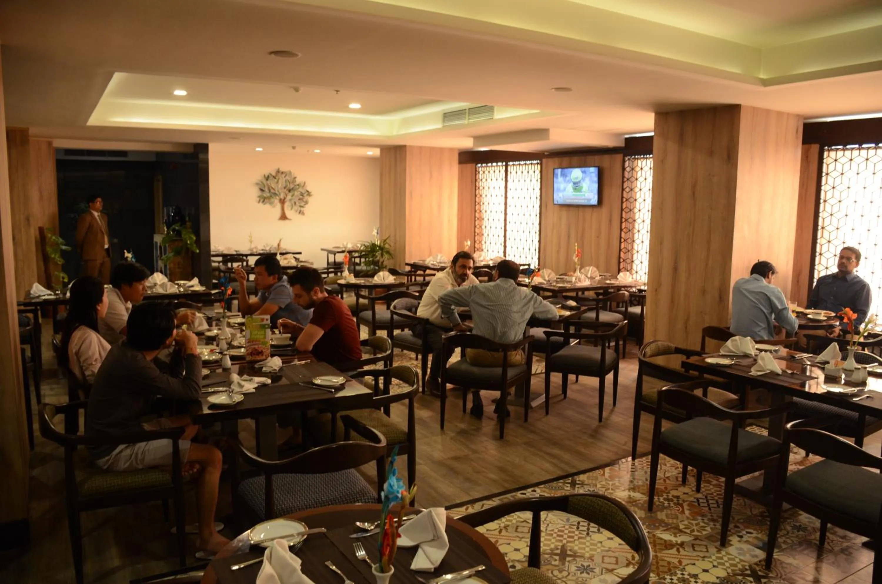 Restaurant/places to eat in HOTEL dGATES