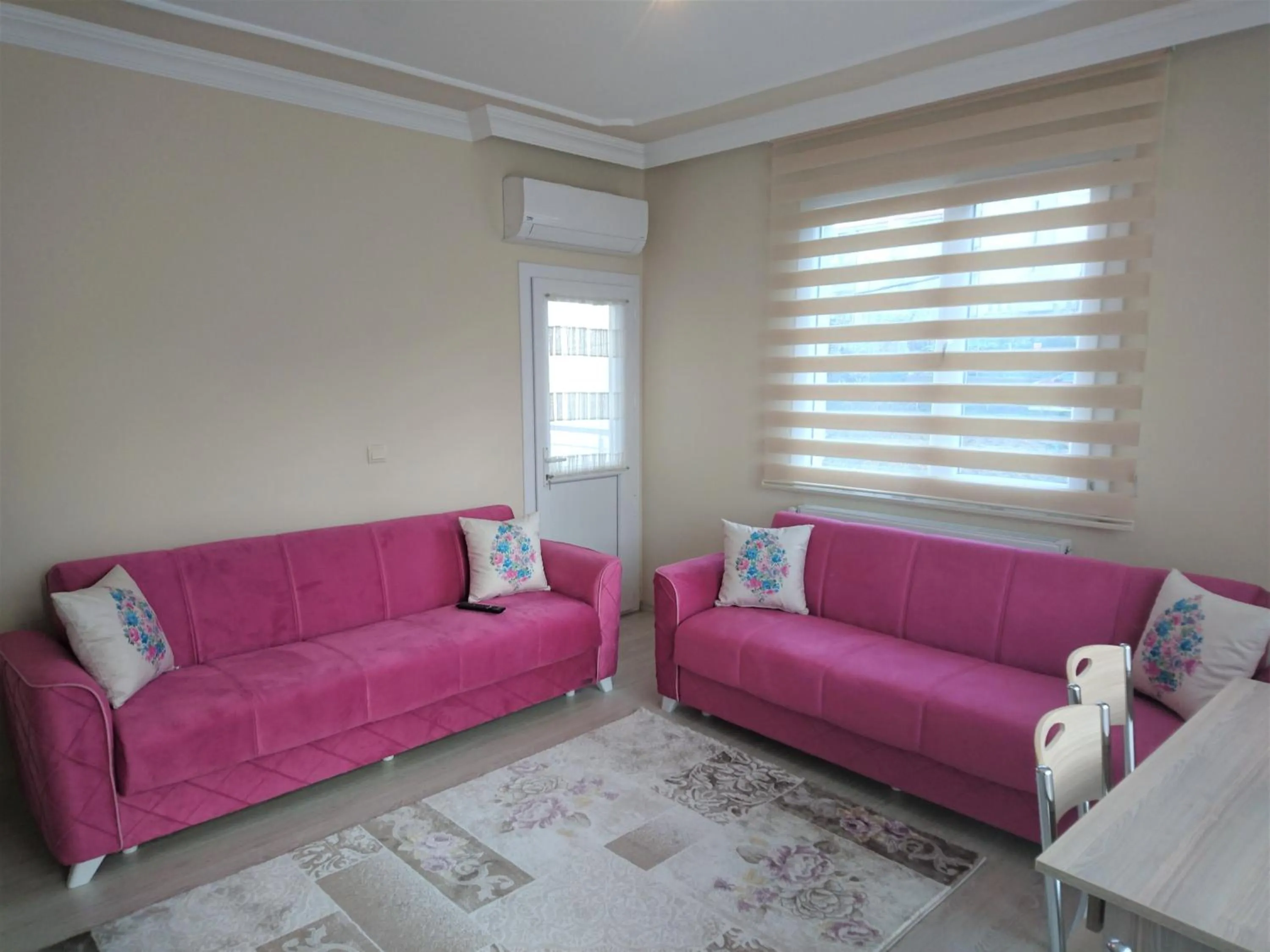 Living room in Cerrahpasa Apart Hotel