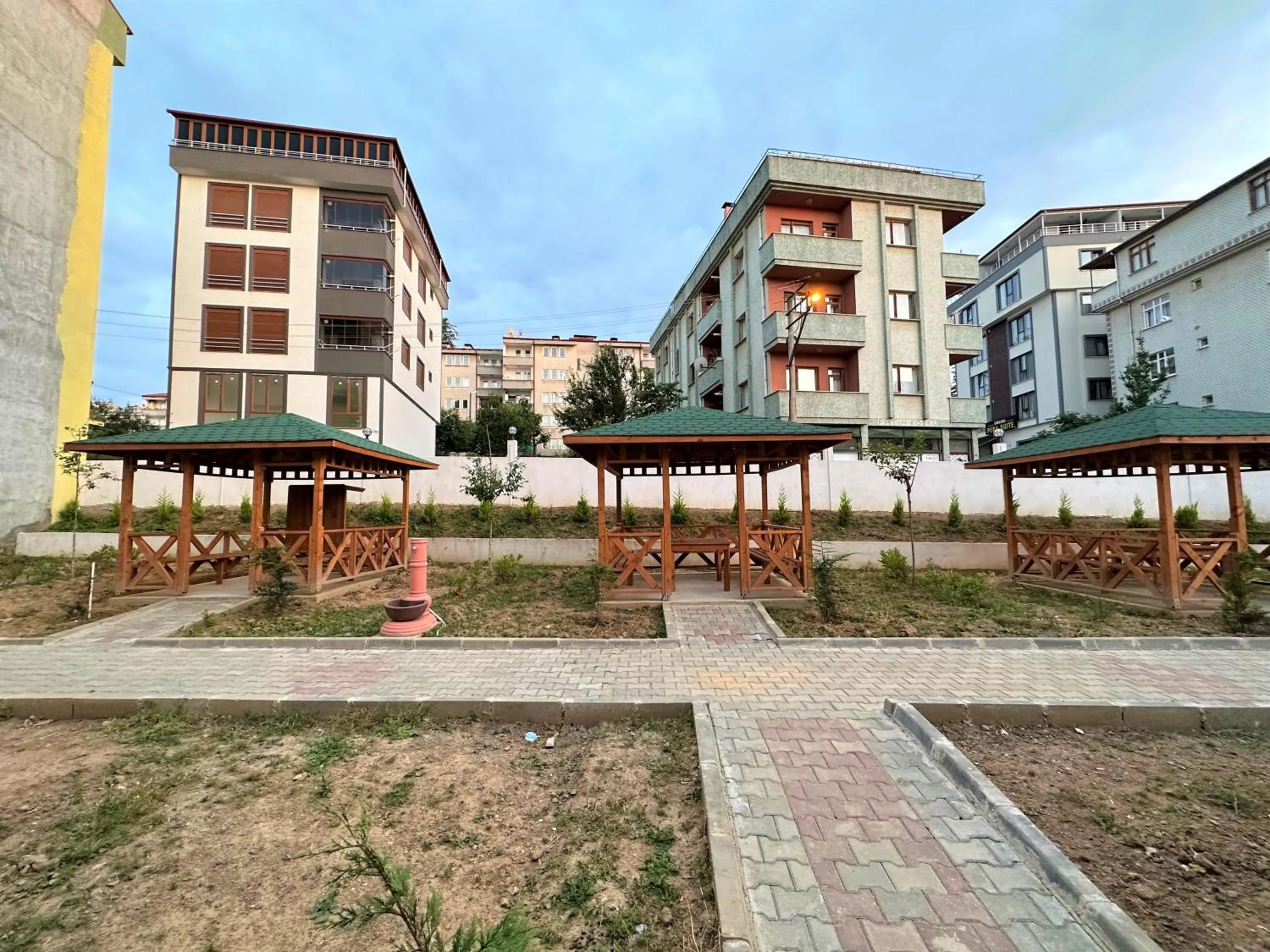 Seating area in Cerrahpasa Apart Hotel