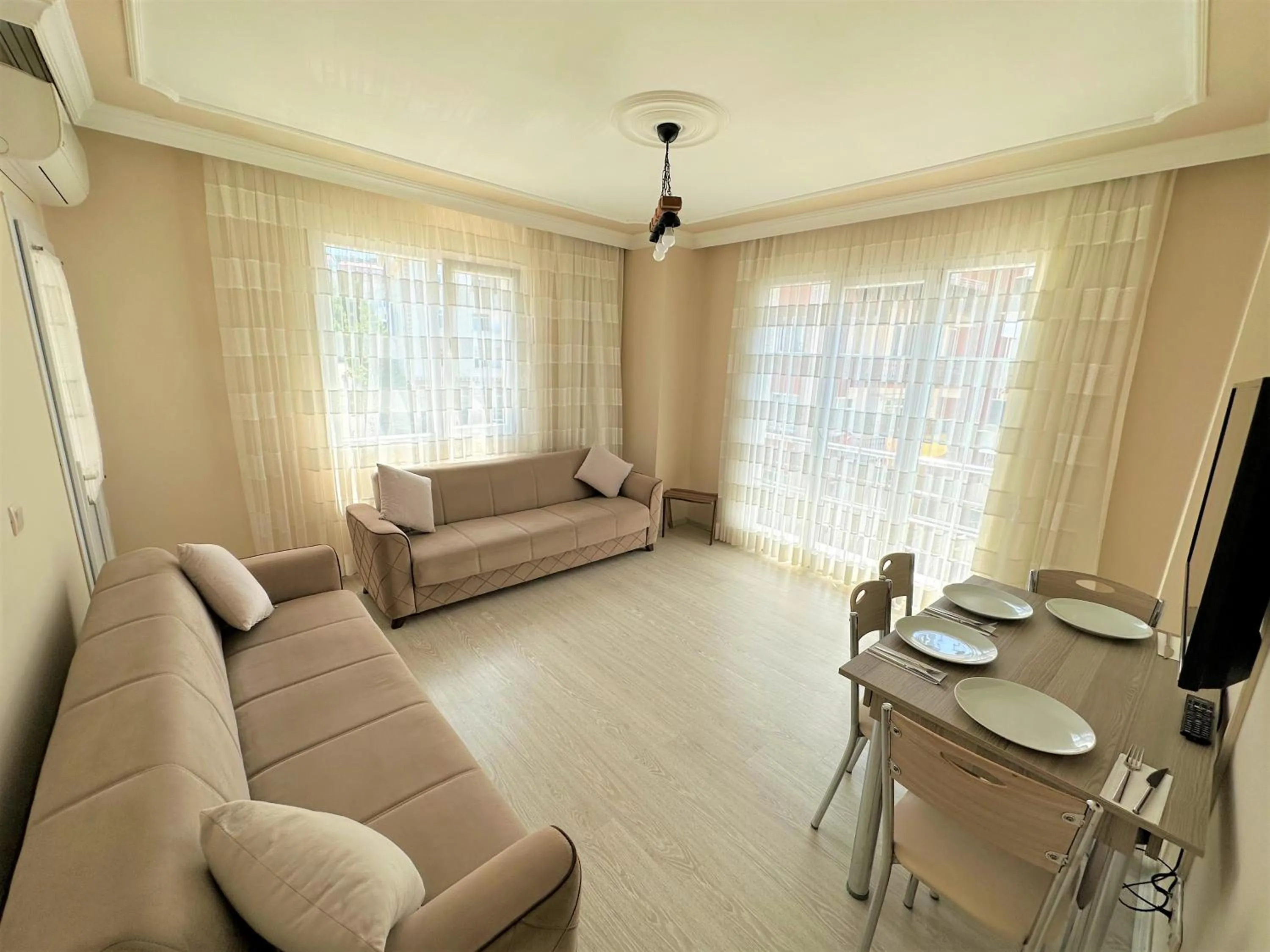 Living room in Cerrahpasa Apart Hotel