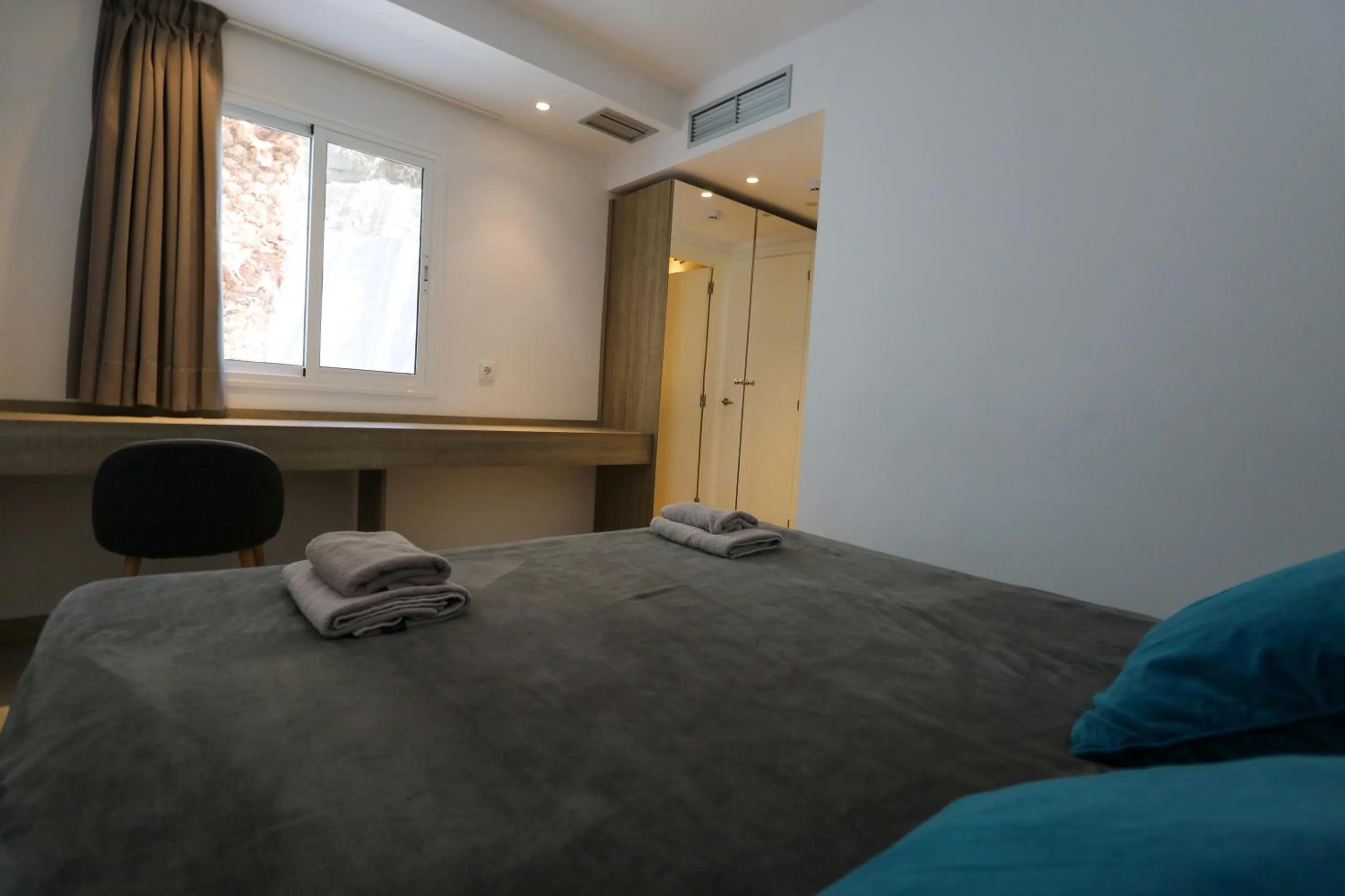 Bed in Calypso Boutique Apartments - Ceased Trading