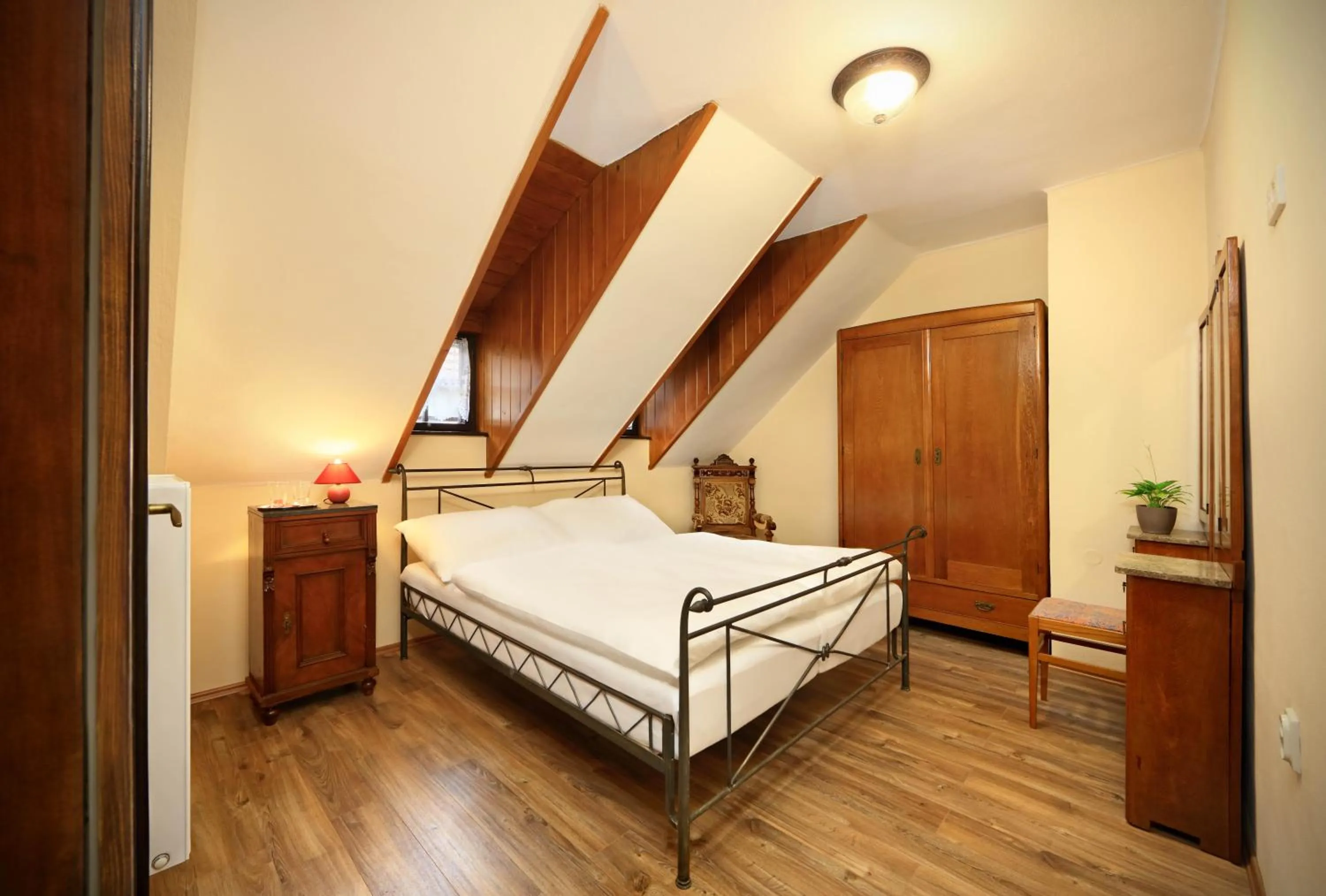Photo of the whole room, Bed in Pension Teddy
