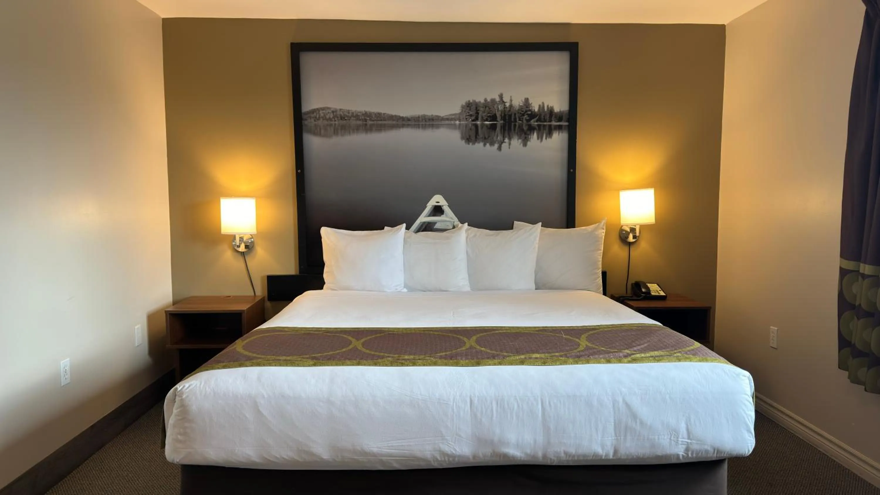 King Suite - Non-Smoking in Super 8 by Wyndham Guelph