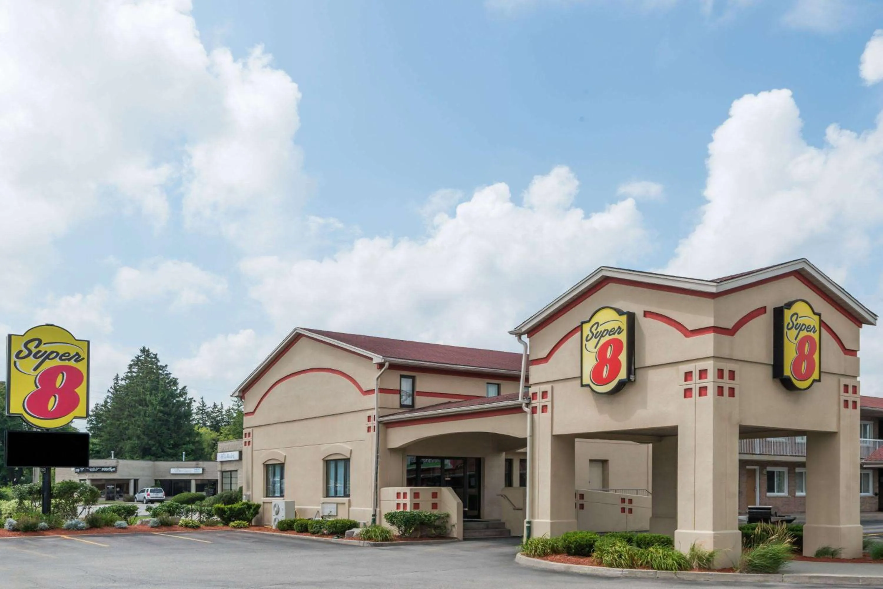 Property building in Super 8 by Wyndham Guelph