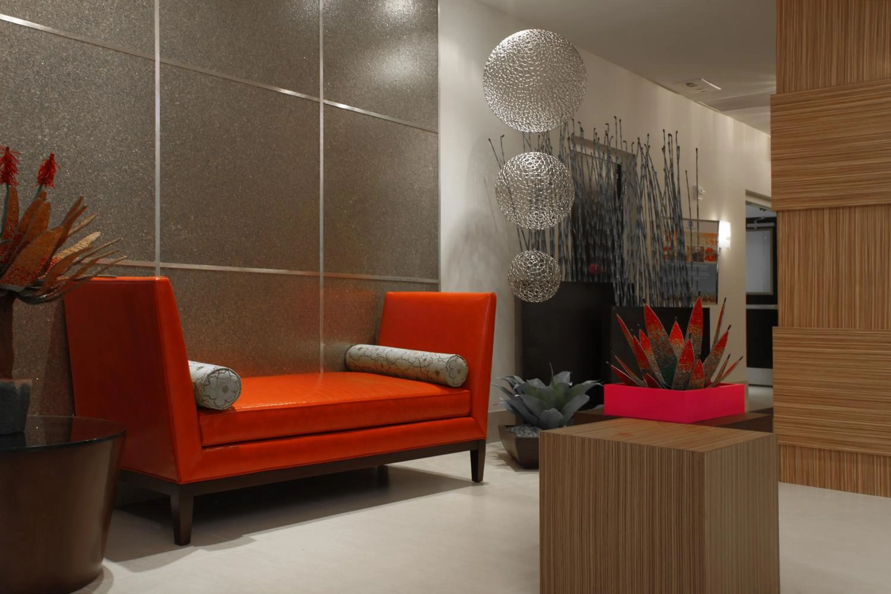 Lobby or reception in Holiday Inn Sarasota-Airport