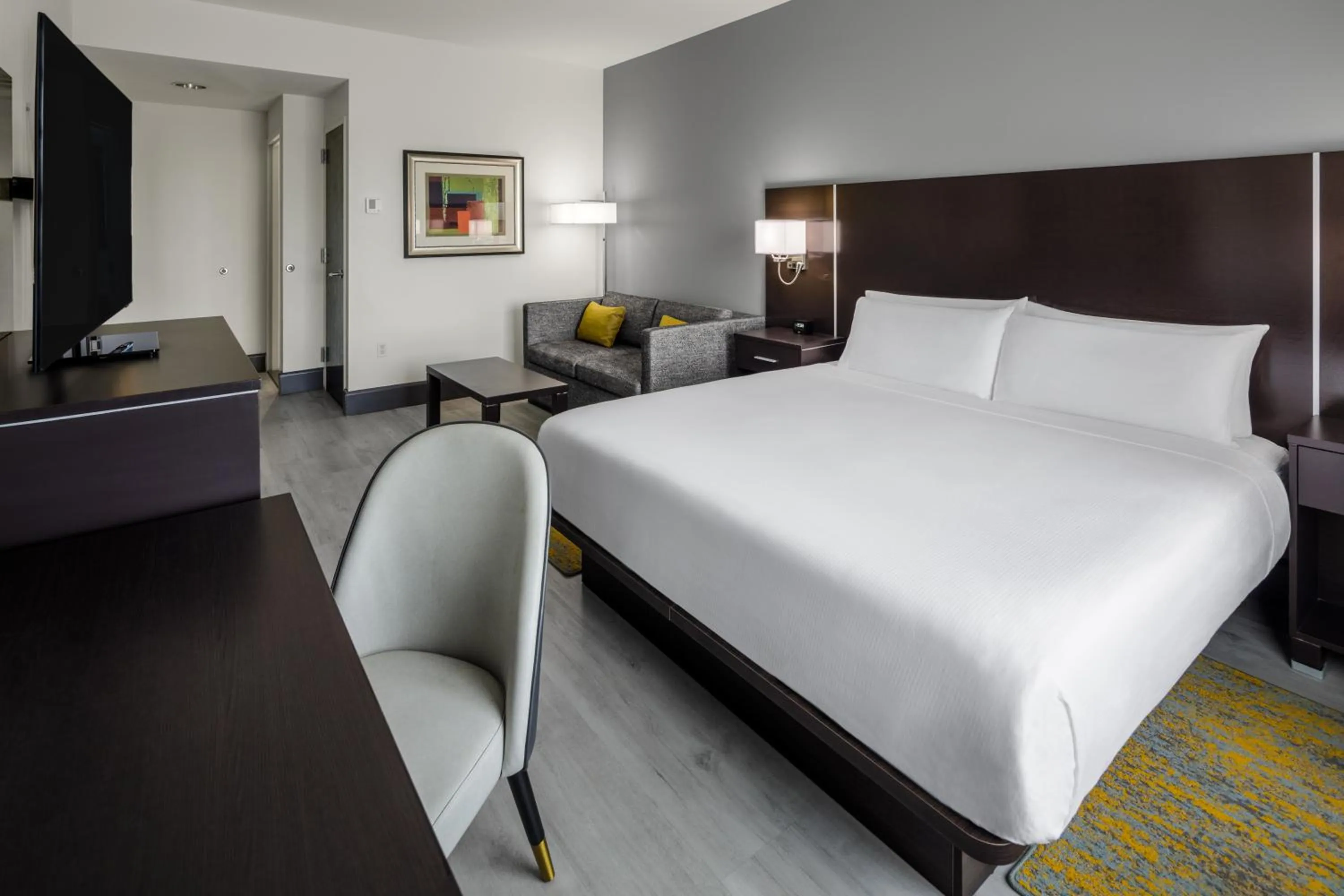 Bedroom, Bed in DoubleTree by Hilton Sarasota Bradenton Airport