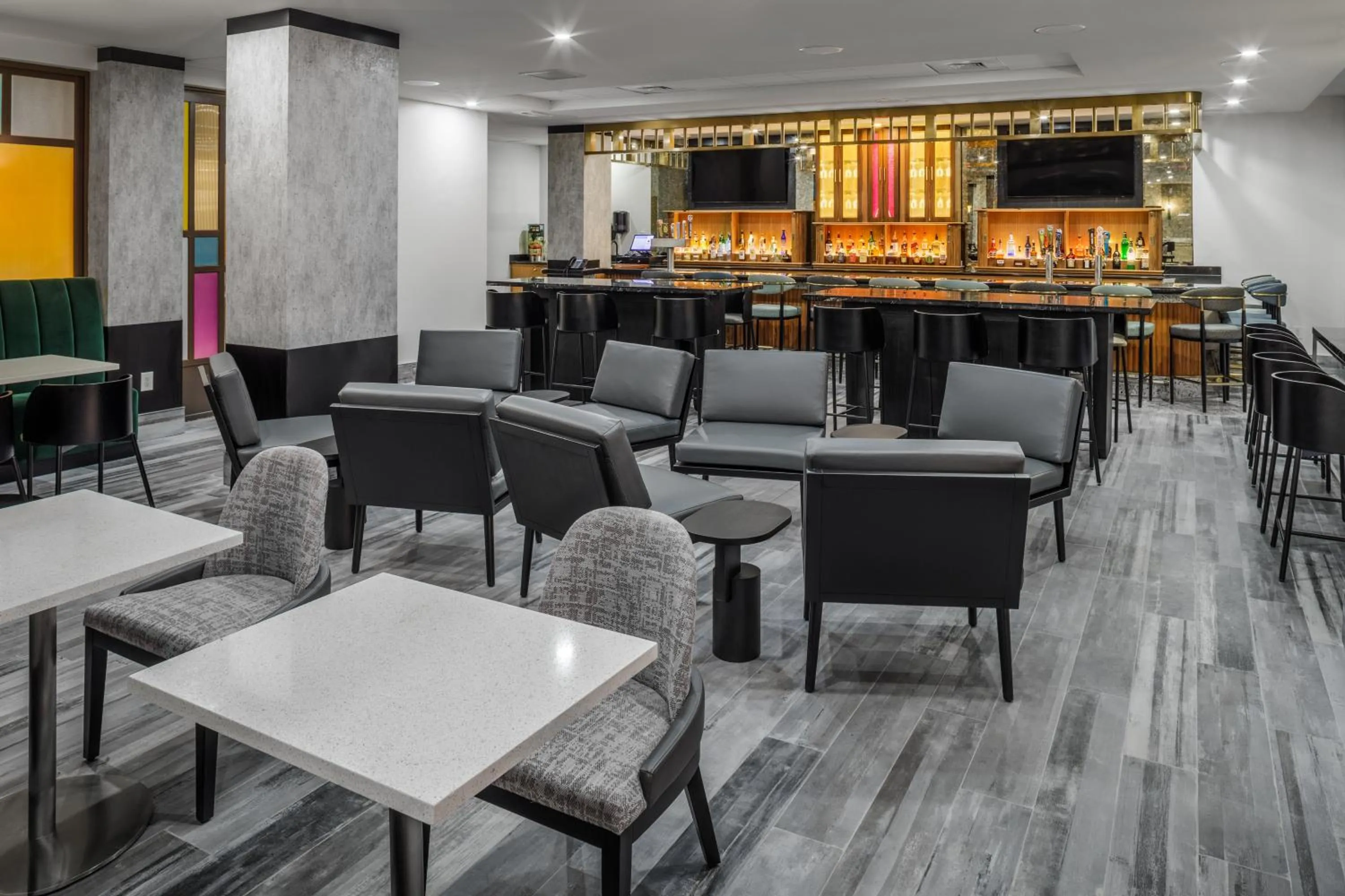Restaurant/places to eat in Holiday Inn Sarasota-Airport