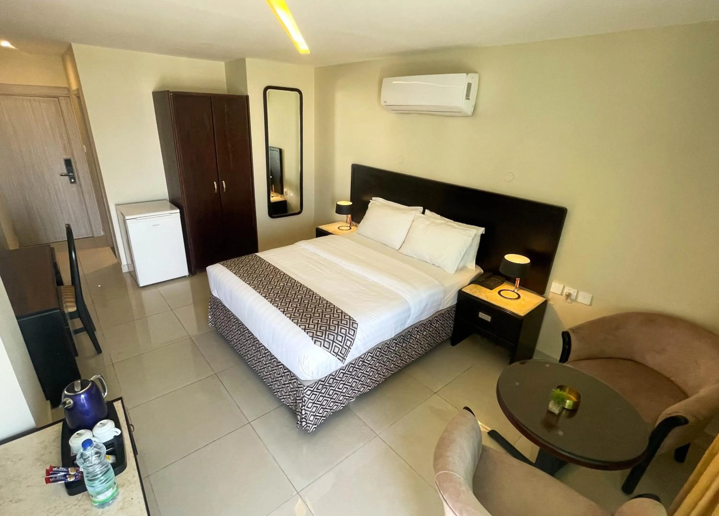 Bed in Dweik Hotel 2